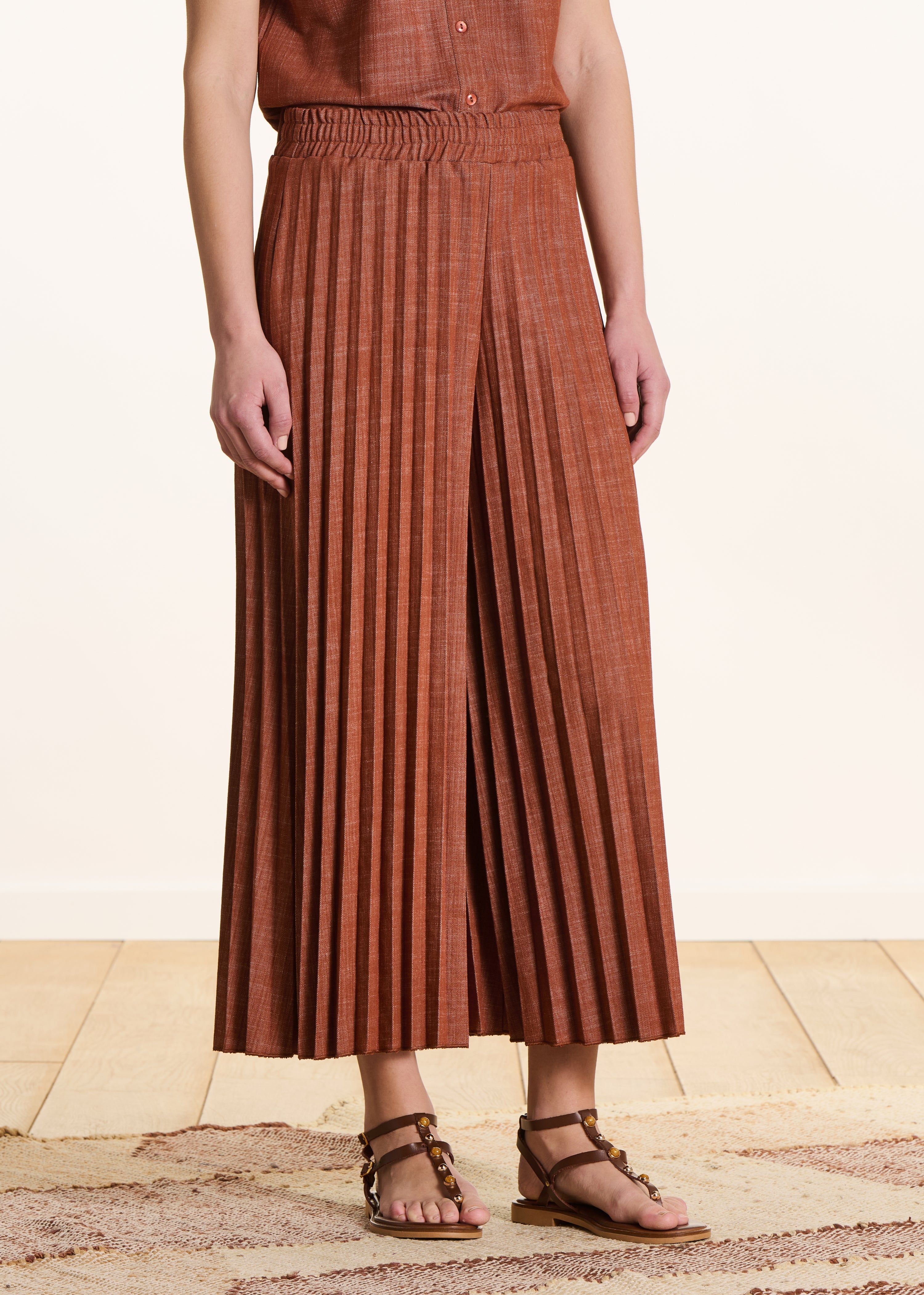 la-f-e-marabout-e-damaso-hose-cognac-denim-plissee image 3