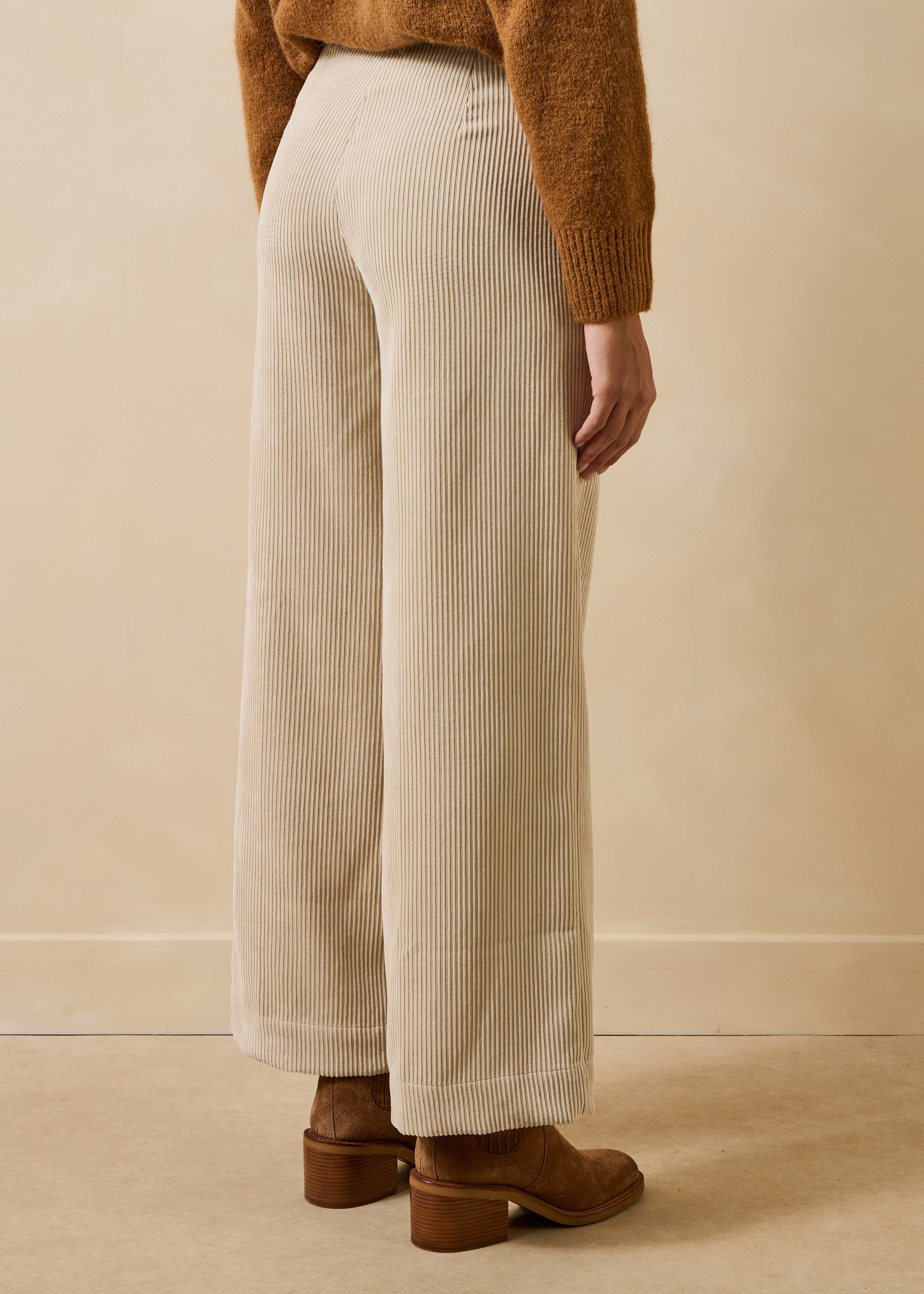 la-f-e-marabout-e-zander-hose-beige-samt-gr-34 image 3