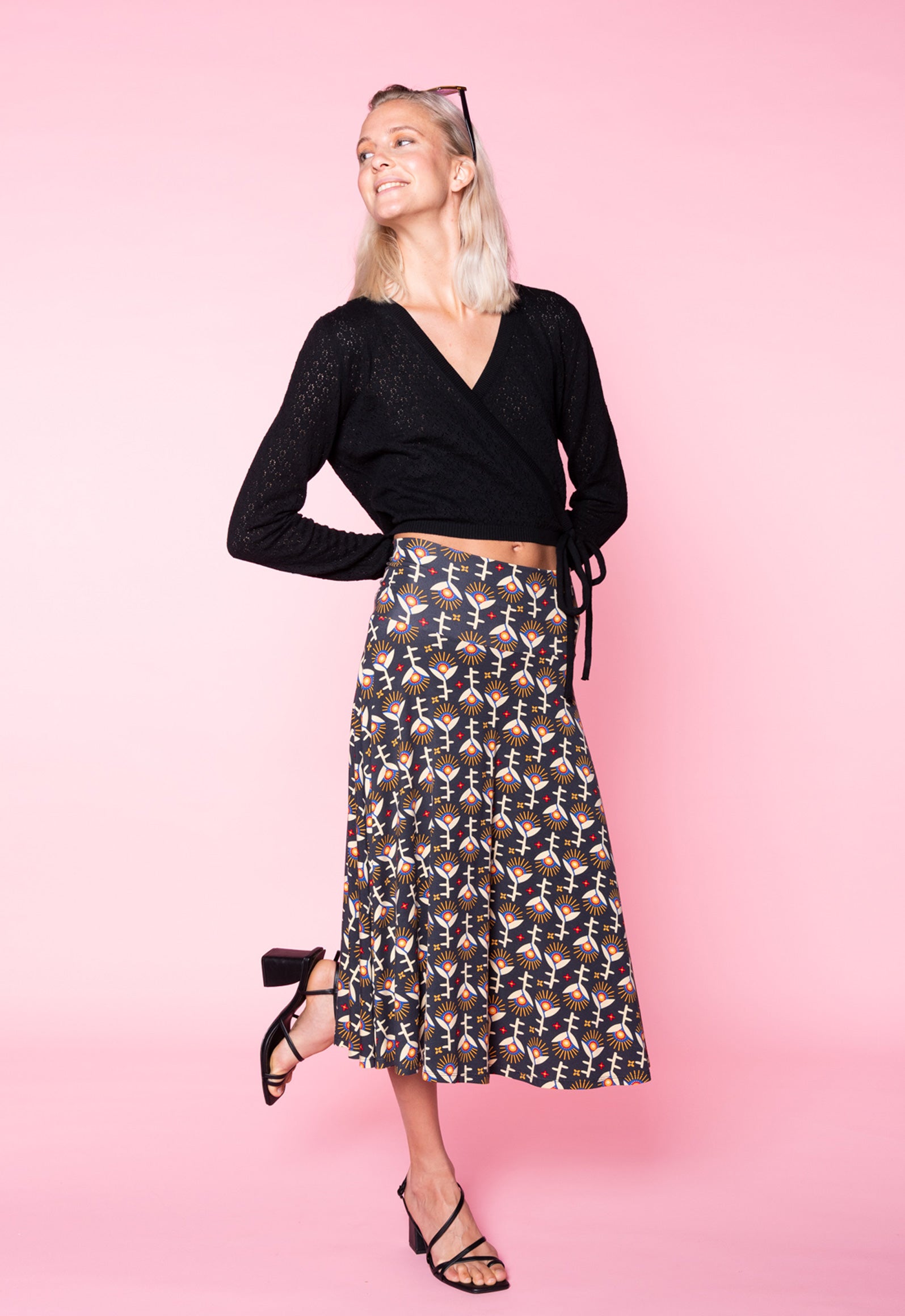 moshiki-hot-cookie-s26skirt-v2-midirock-viskose-midnight-sunshine image 3