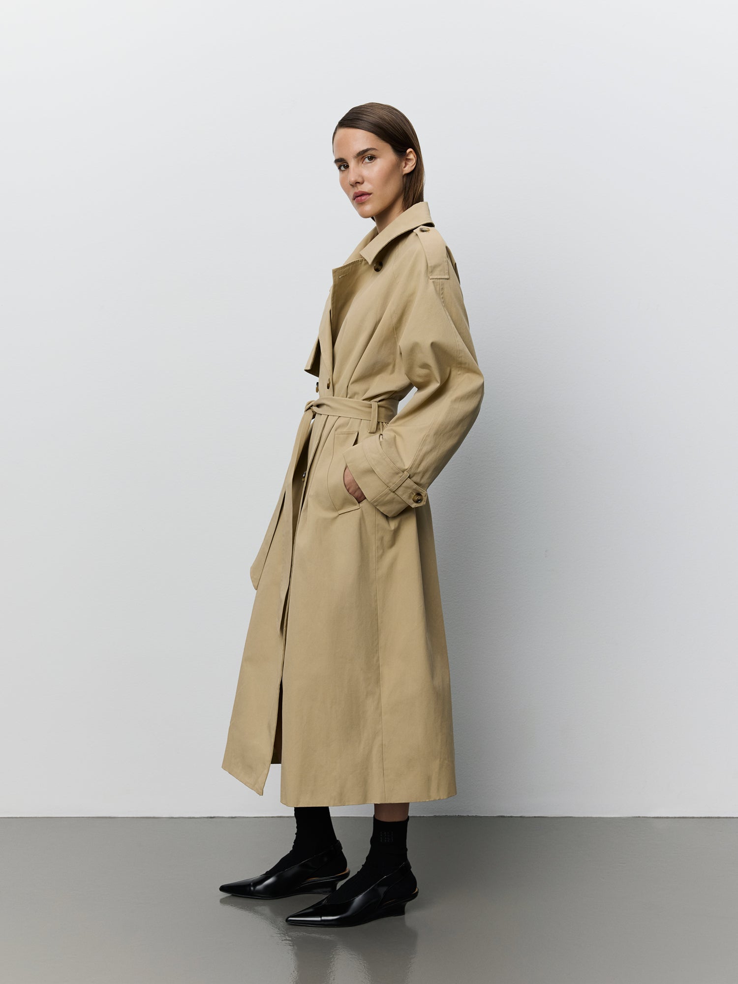 sofie-schnoor-women-magdasw-trenchcoat-camel-baumwolle image 3