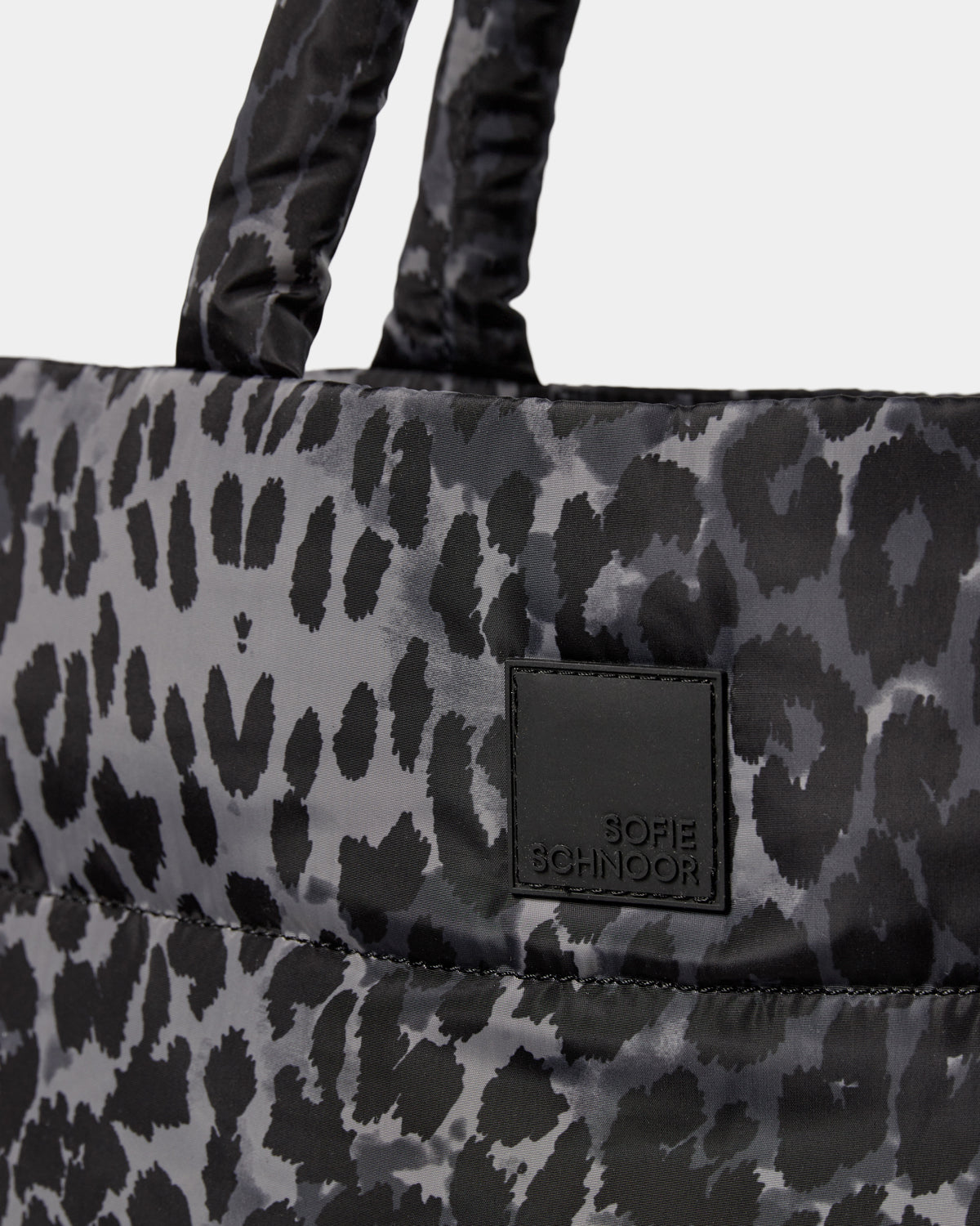 sofie-schnoor-young-ruthsy-tote-bag-grey-leopard-nylon image 3