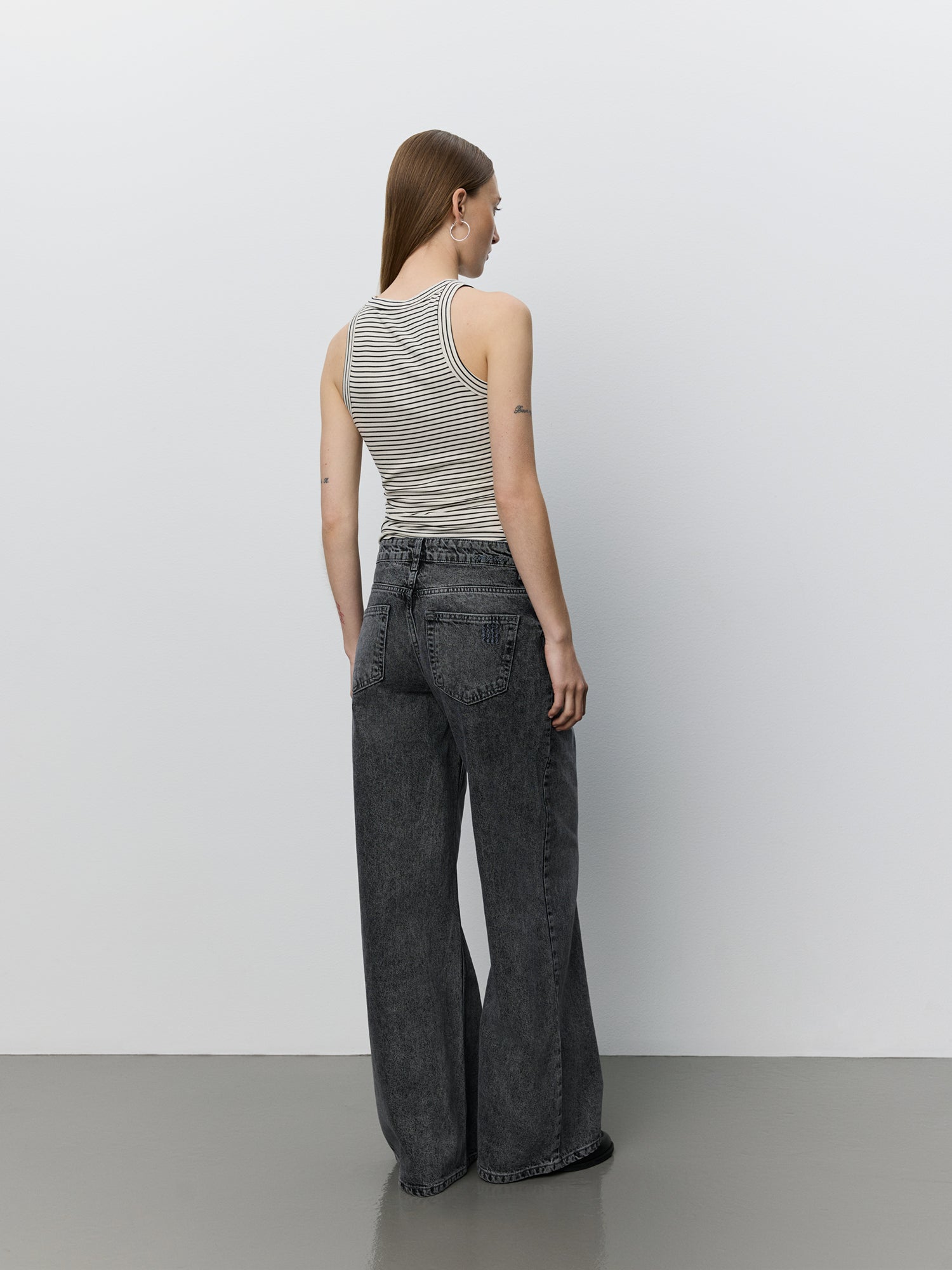 sofie-schnoor-julliesw-stripe-top-offwhite-slim-fit image 4