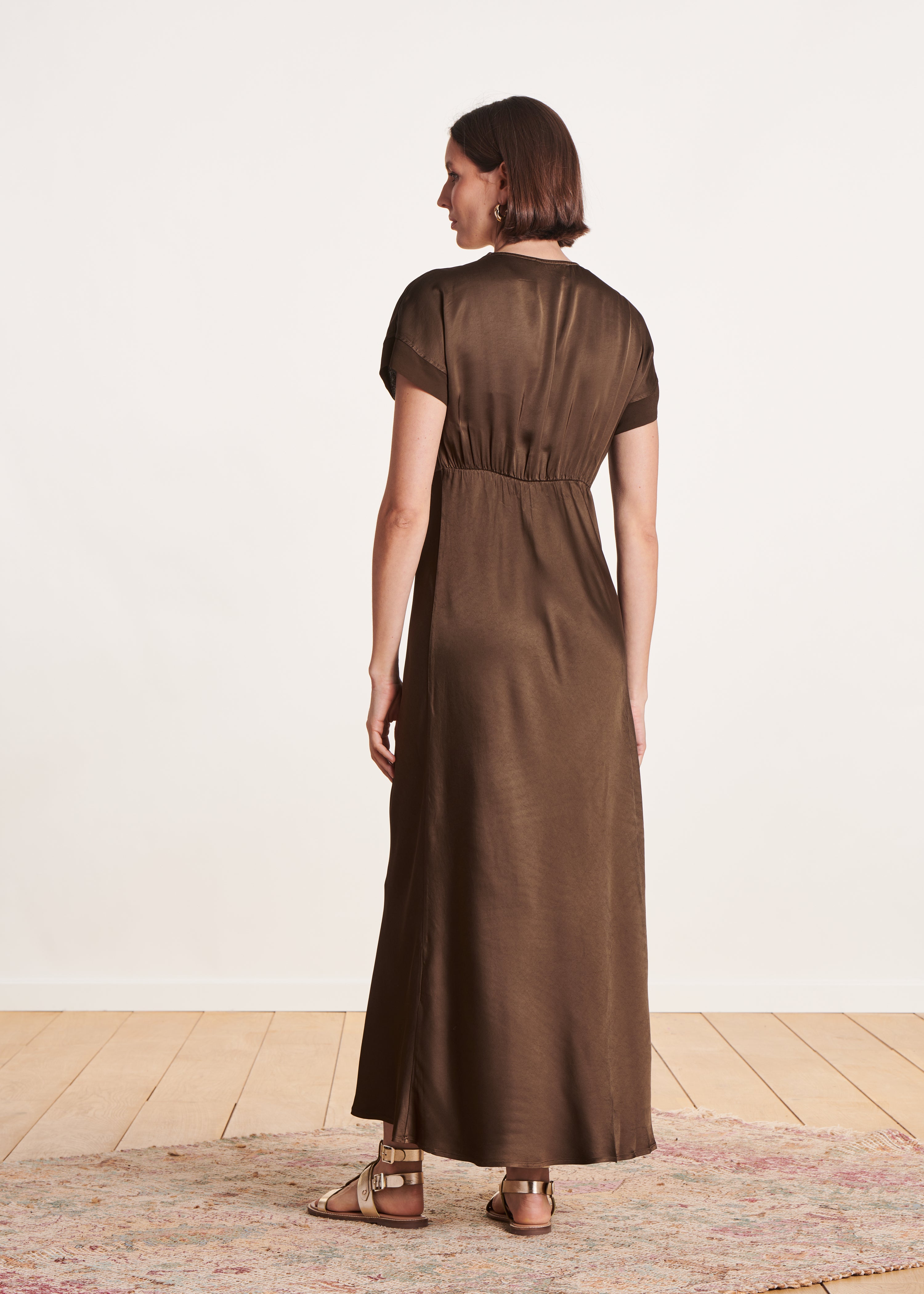la-f-e-marabout-e-dalicia-maxikleid-satin-braun-v-ausschnitt image 3