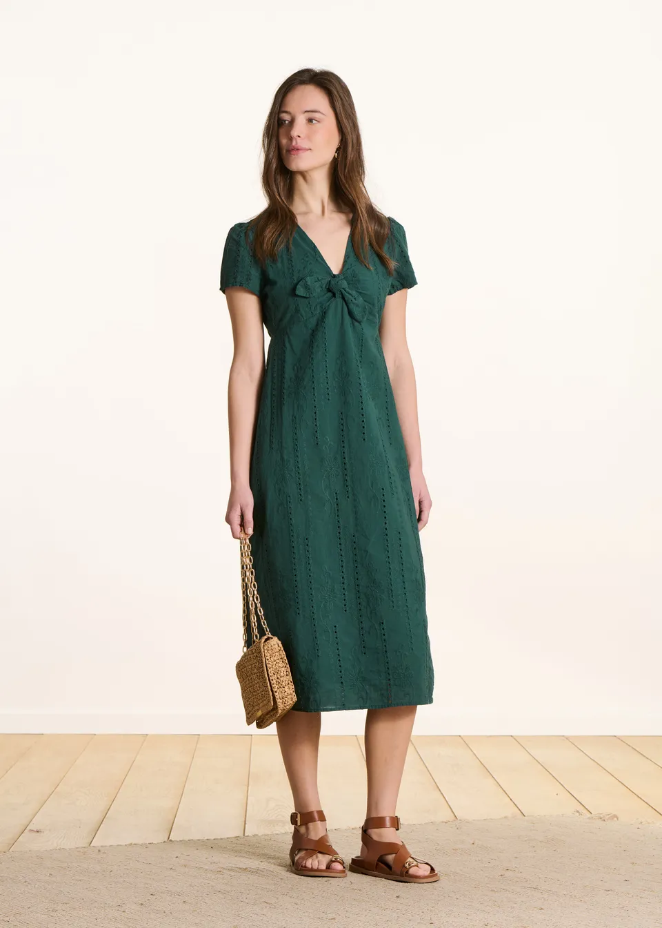 la-f-e-marabout-e-volley-kleid-gr-n-midi-broderie image 1