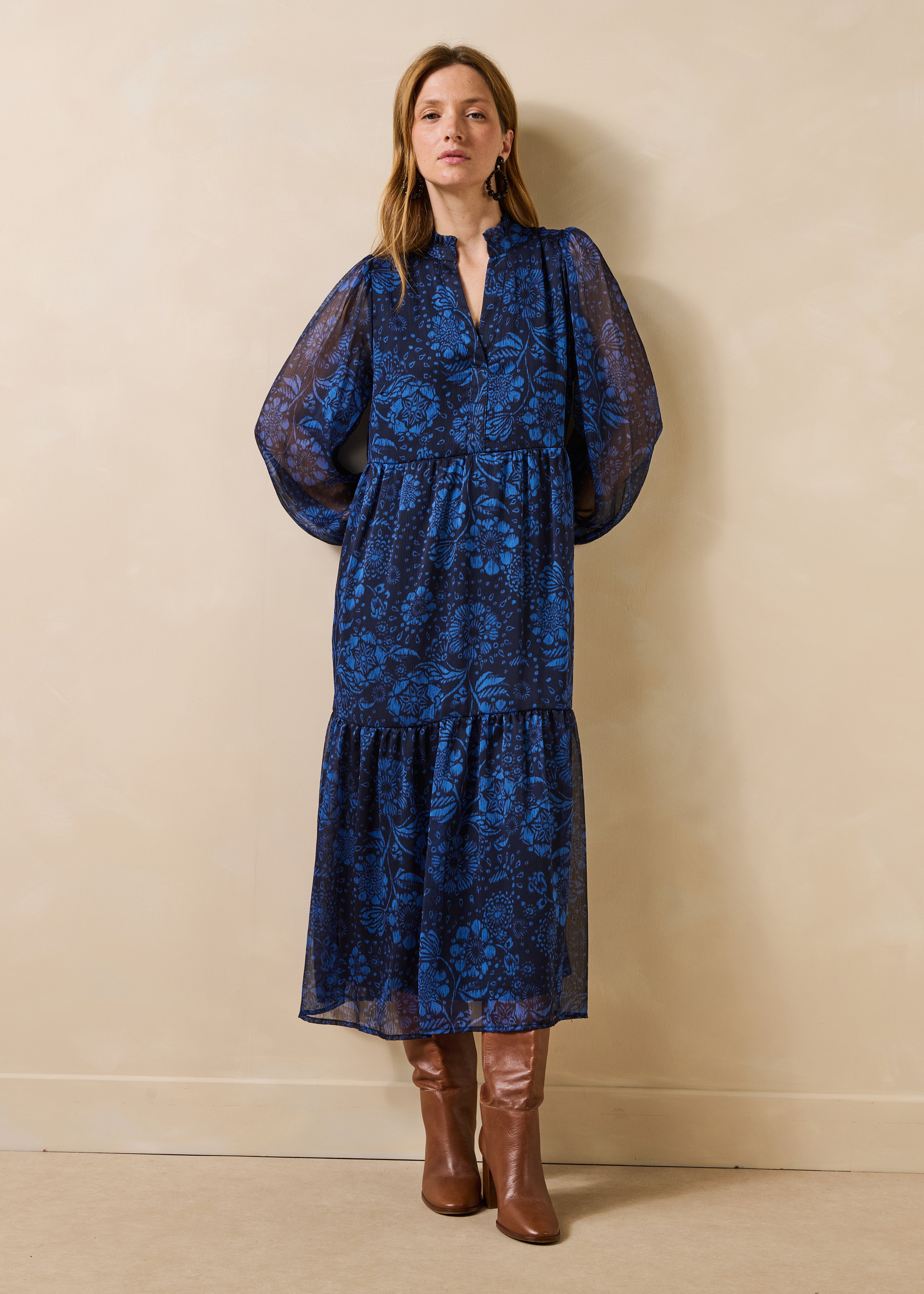 la-f-e-marabout-e-gauffre-maxikleid-blau-floral image 1