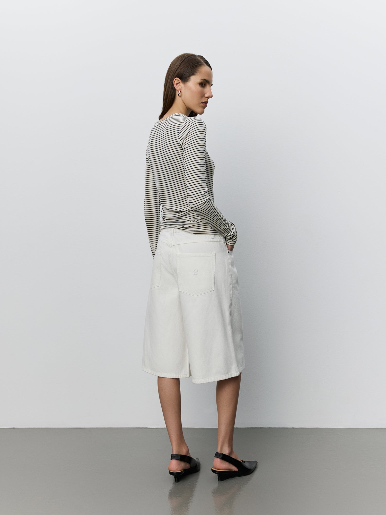 sofie-schnoor-women-petricia-snos704-shirt-grau-gestreift image 3