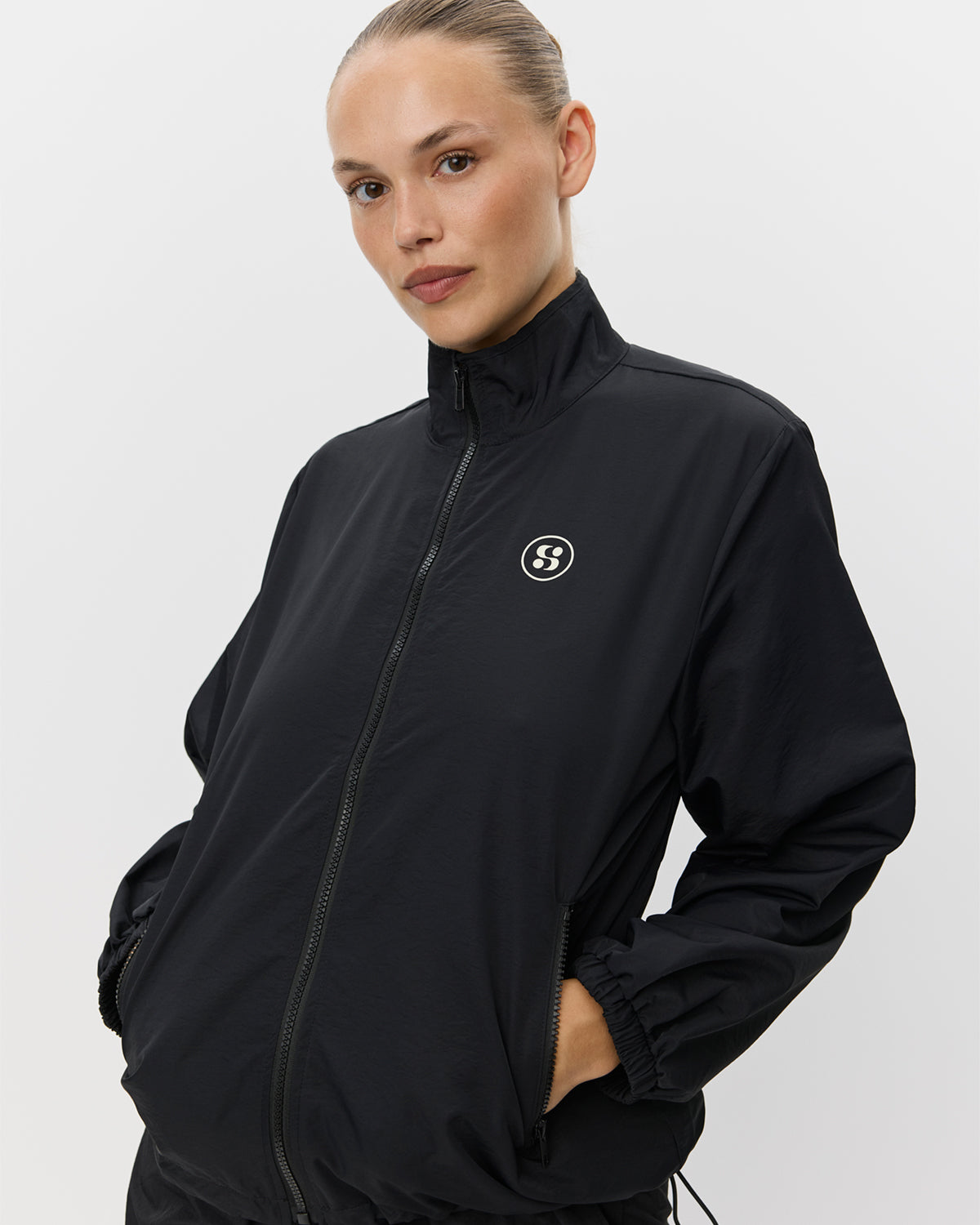 sofie-schnoor-sport-emmalisw-jacke-schwarz-polyamid image 5