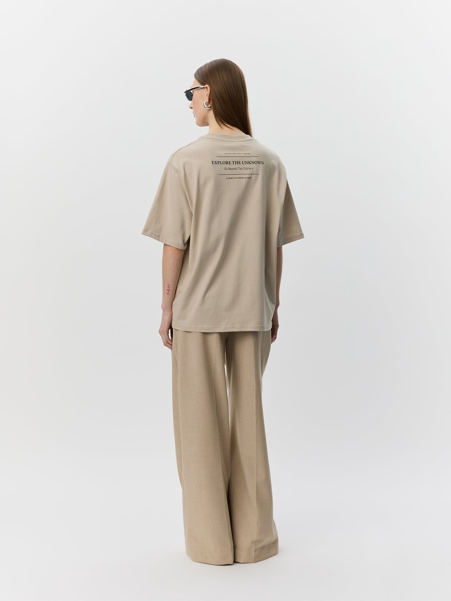 sofie-schnoor-women-verasw-boxy-t-shirt-feather-gray-print image 4