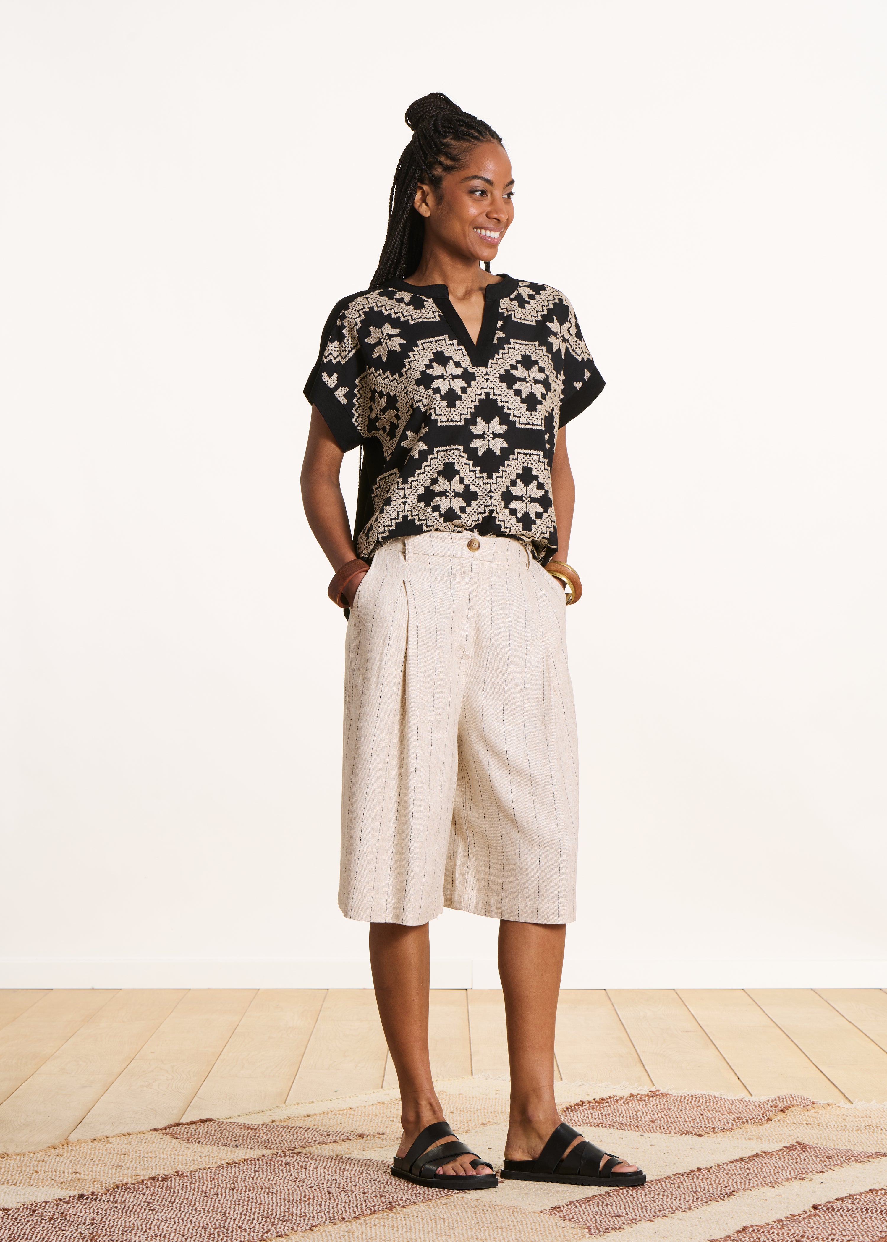 la-f-e-marabout-e-friani-t-shirt-oversize-schwarz-ecru image 2