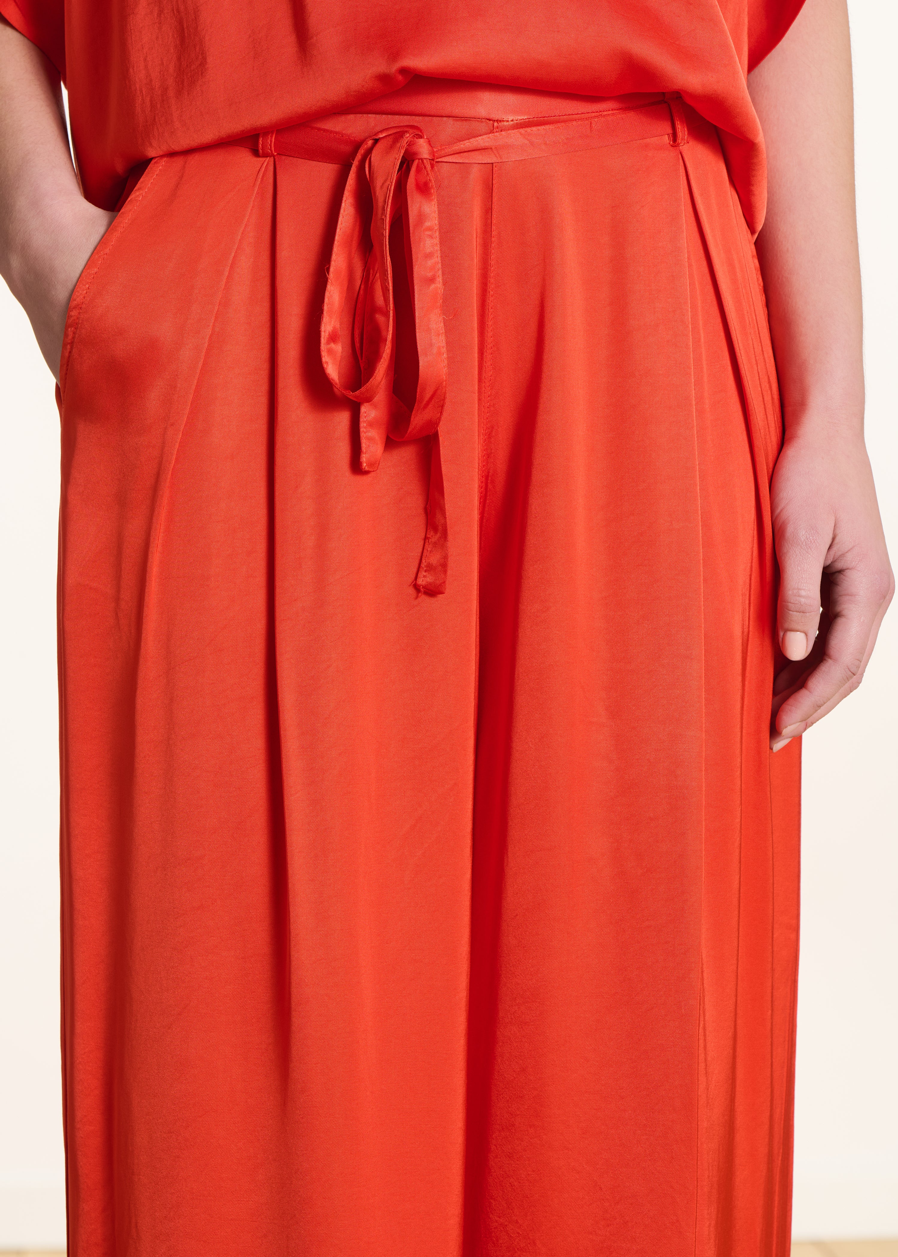la-f-e-marabout-e-ferouz-hose-orange-satin-weites-bein image 4