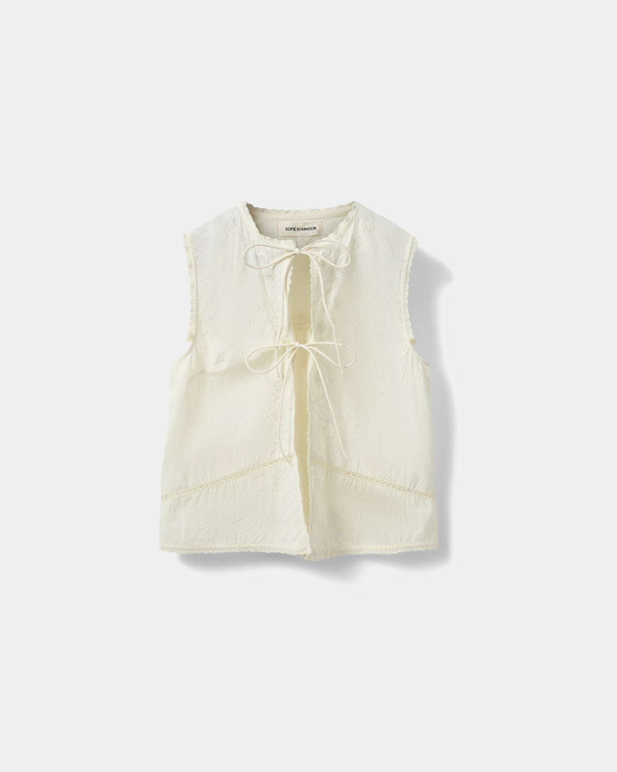 sofie-schnoor-women-acaciasw-top-offwhite-stickerei image 1