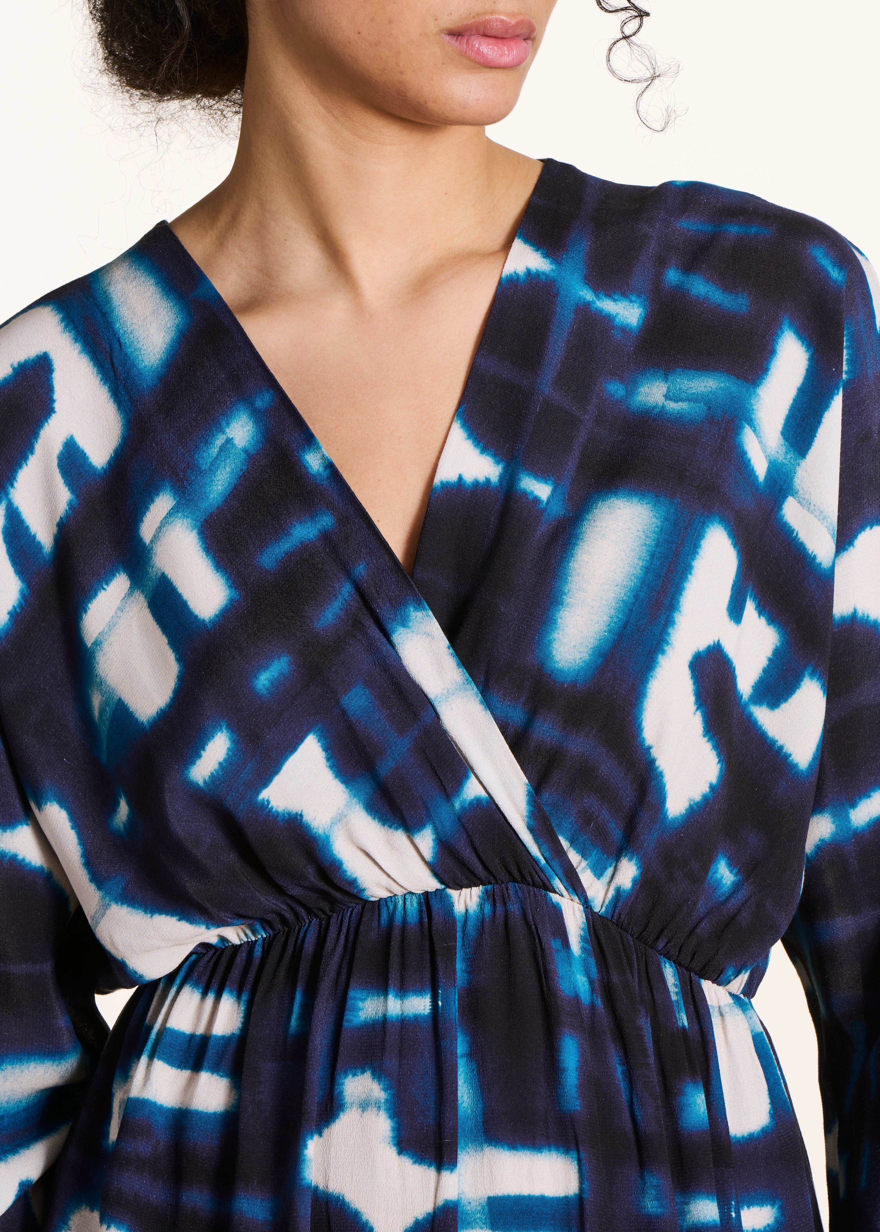 la-f-e-marabout-e-edacre-kleid-blau-lang-ecovero-schlitz image 5