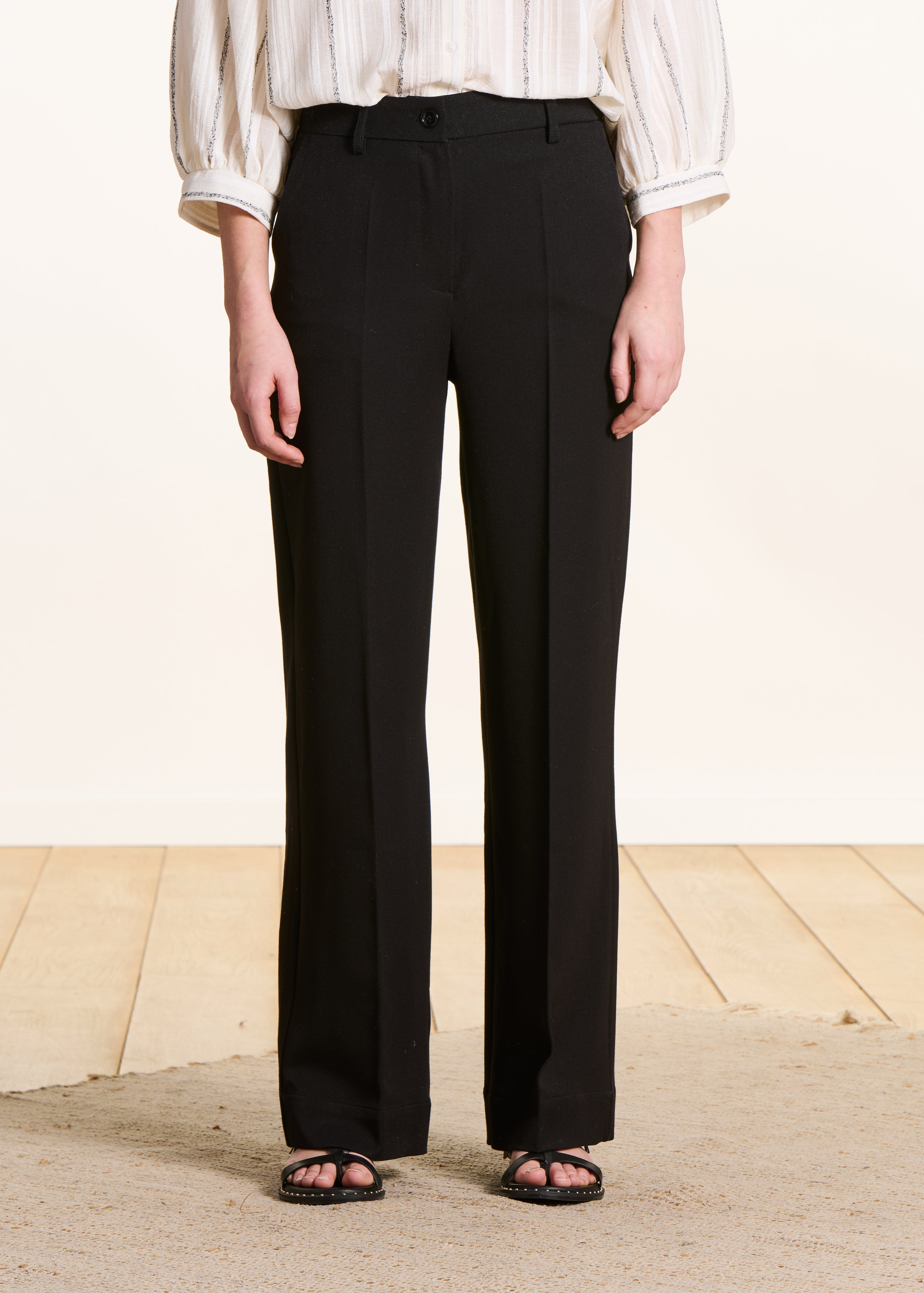 la-f-e-marabout-e-fiacre-hose-schwarz-gerade-cropped image 2