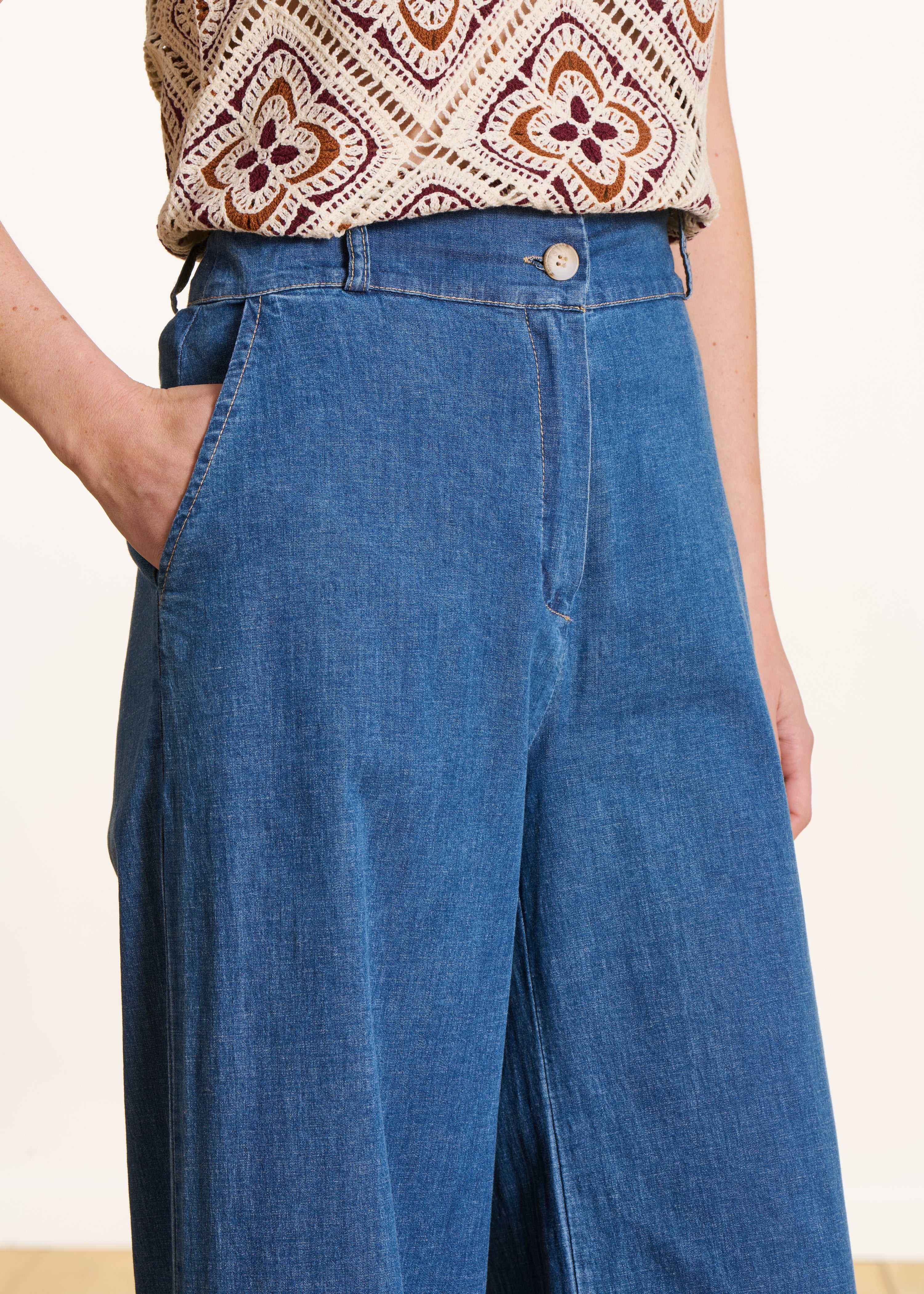 la-f-e-marabout-e-dallal-jeans-blau-weit-high-waist image 5