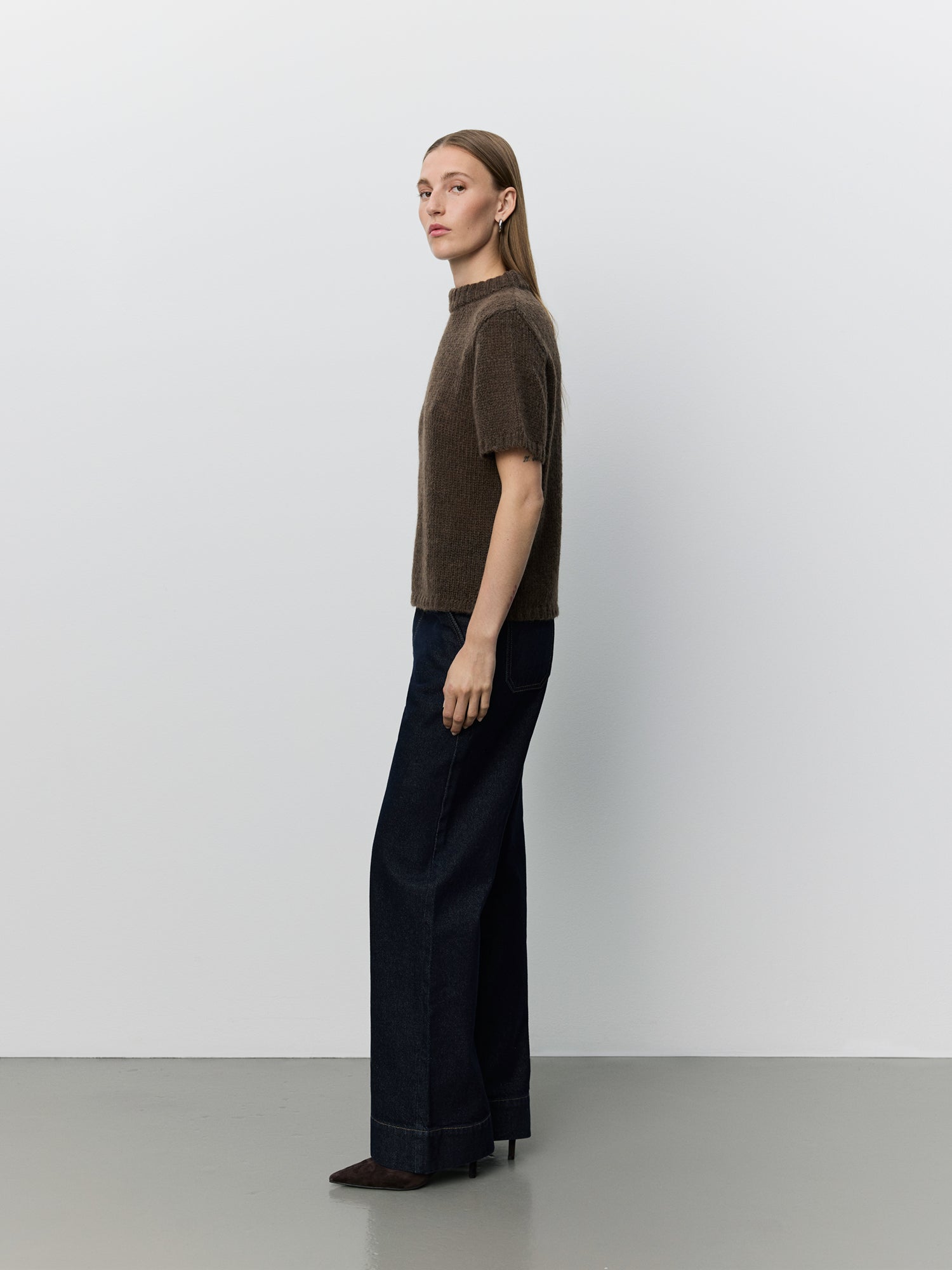 sofie-schnoor-women-sagasw-strickpullover-dunkelbraun-kurzarm image 3