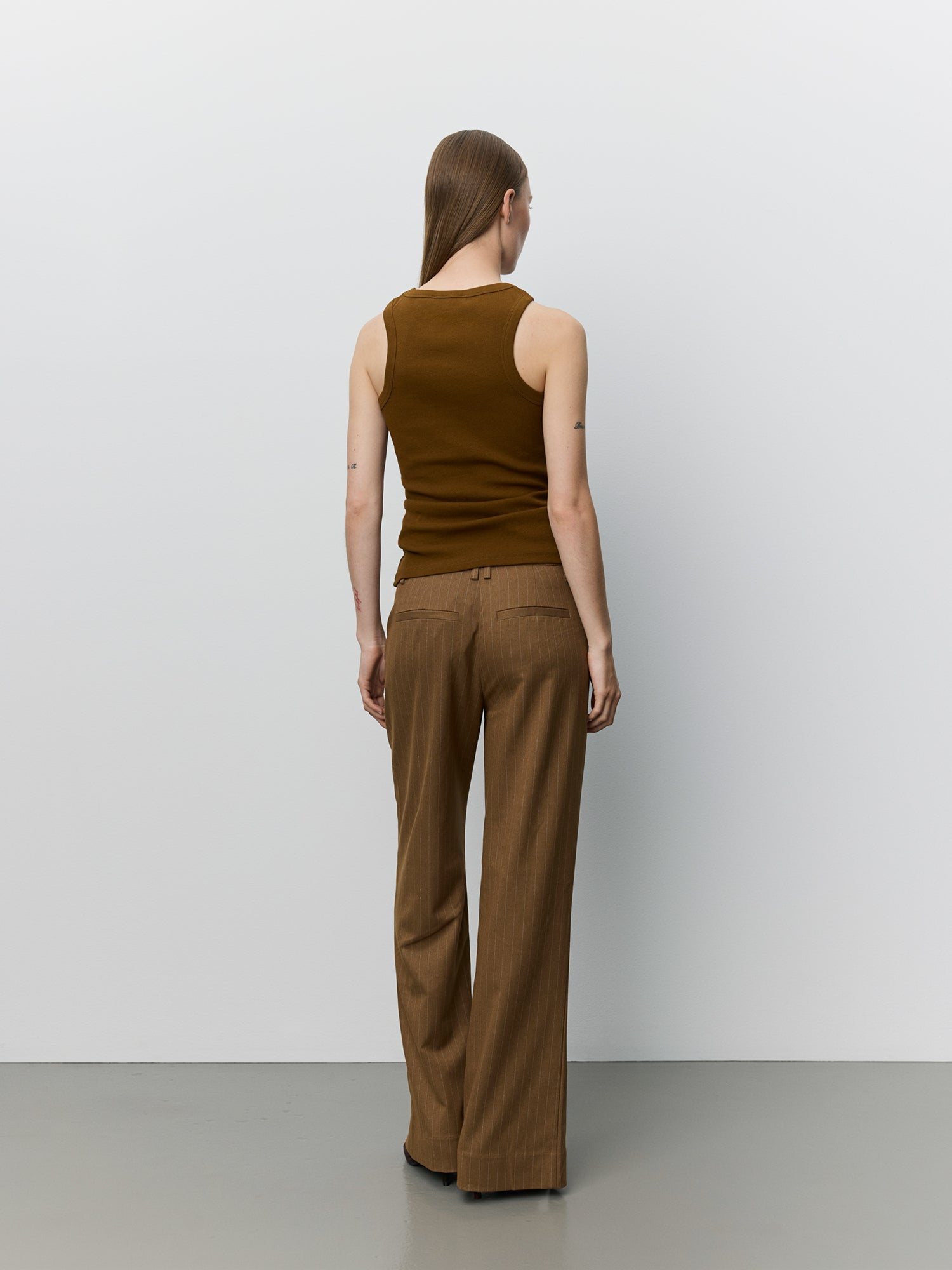 sofie-schnoor-amilasw-hose-maple-brown-nadelstreifen image 4