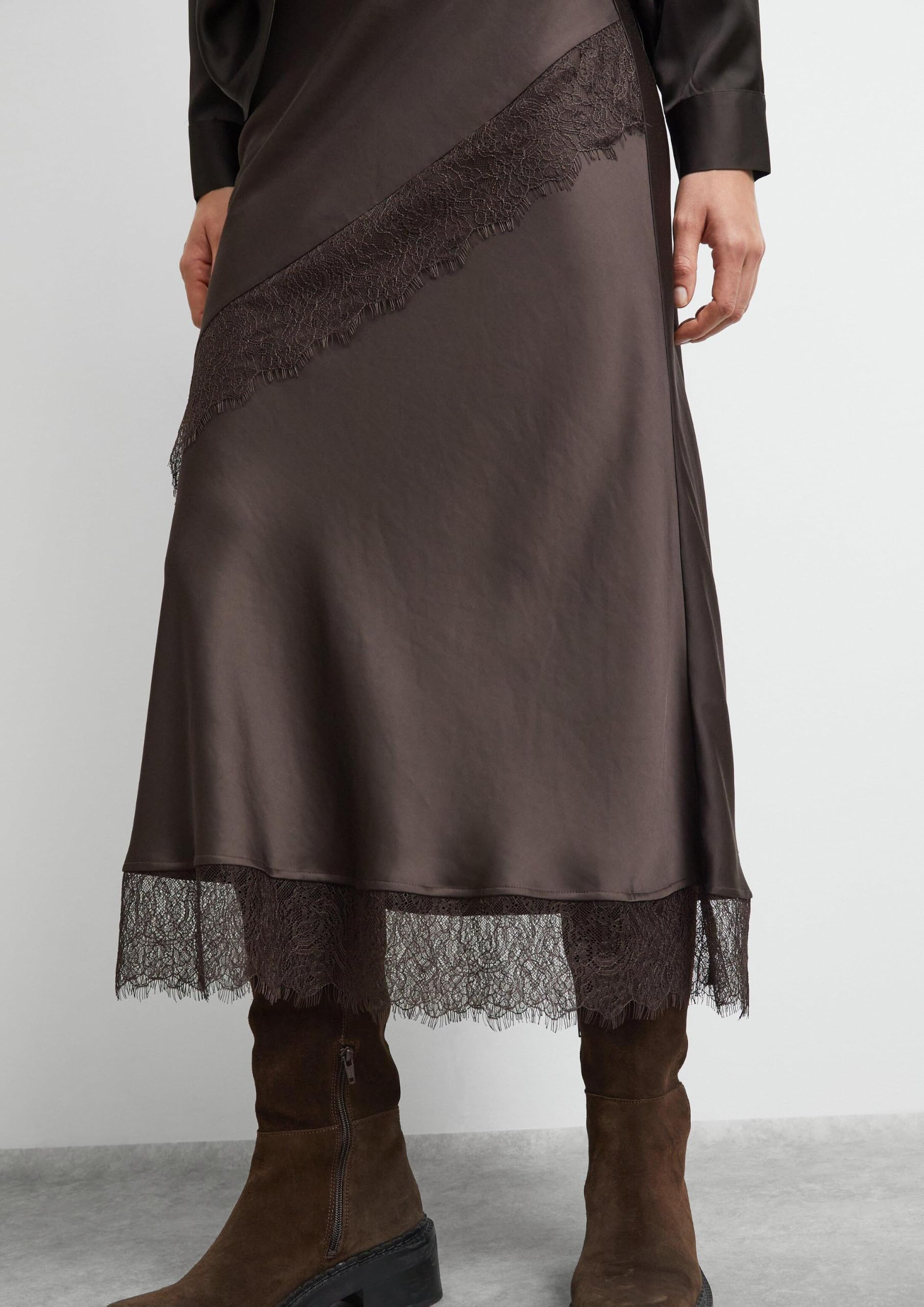 comma-skirts-rock-lang-satin-spitze-aubergine image 3