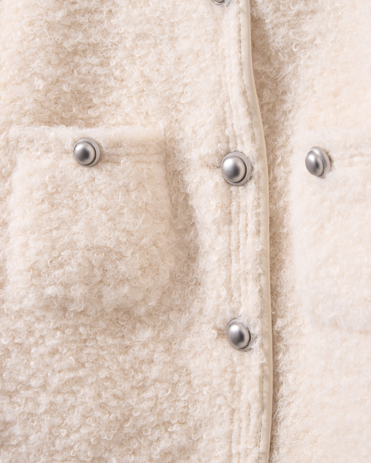 sofie-schnoor-benedictesw-jacke-off-white-boxy-kurz image 7