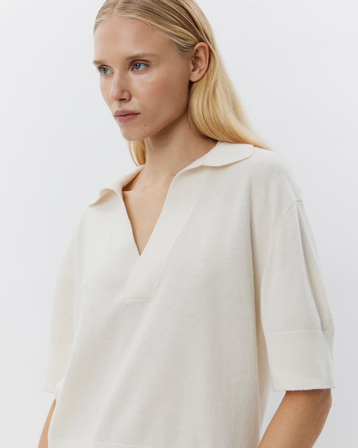 sofie-schnoor-women-amalysw-bluse-off-white-merinowolle image 2