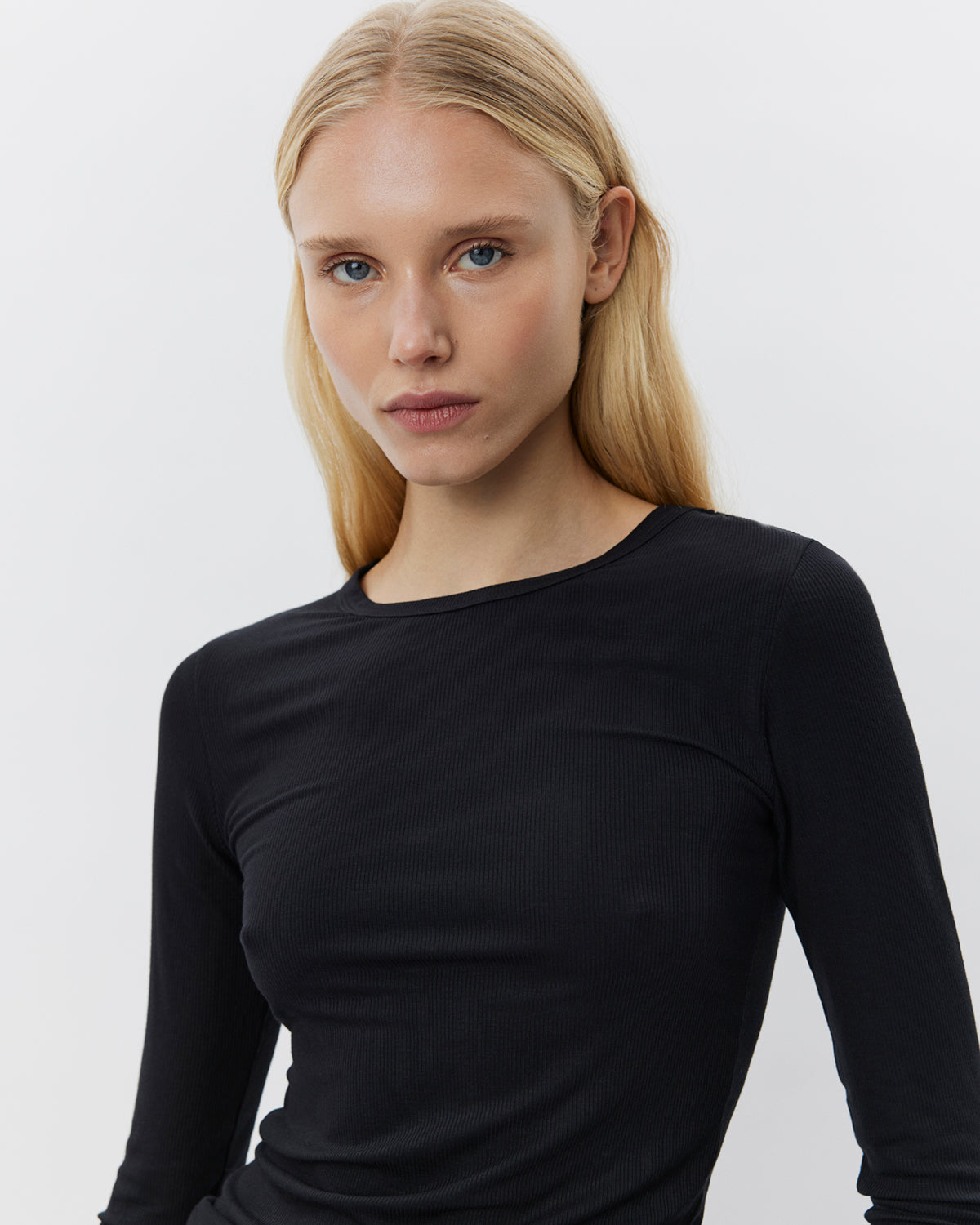 sofie-schnoor-women-petriciasw-langarmshirt-schwarz-slimfit image 5