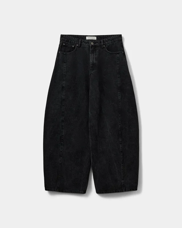 sofie-schnoor-women-valorsw-barrel-jeans-washed-black image 1