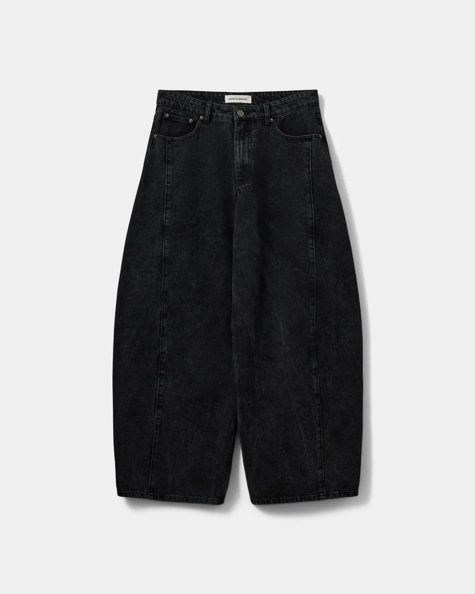 sofie-schnoor-women-valorsw-barrel-jeans-washed-black image 1