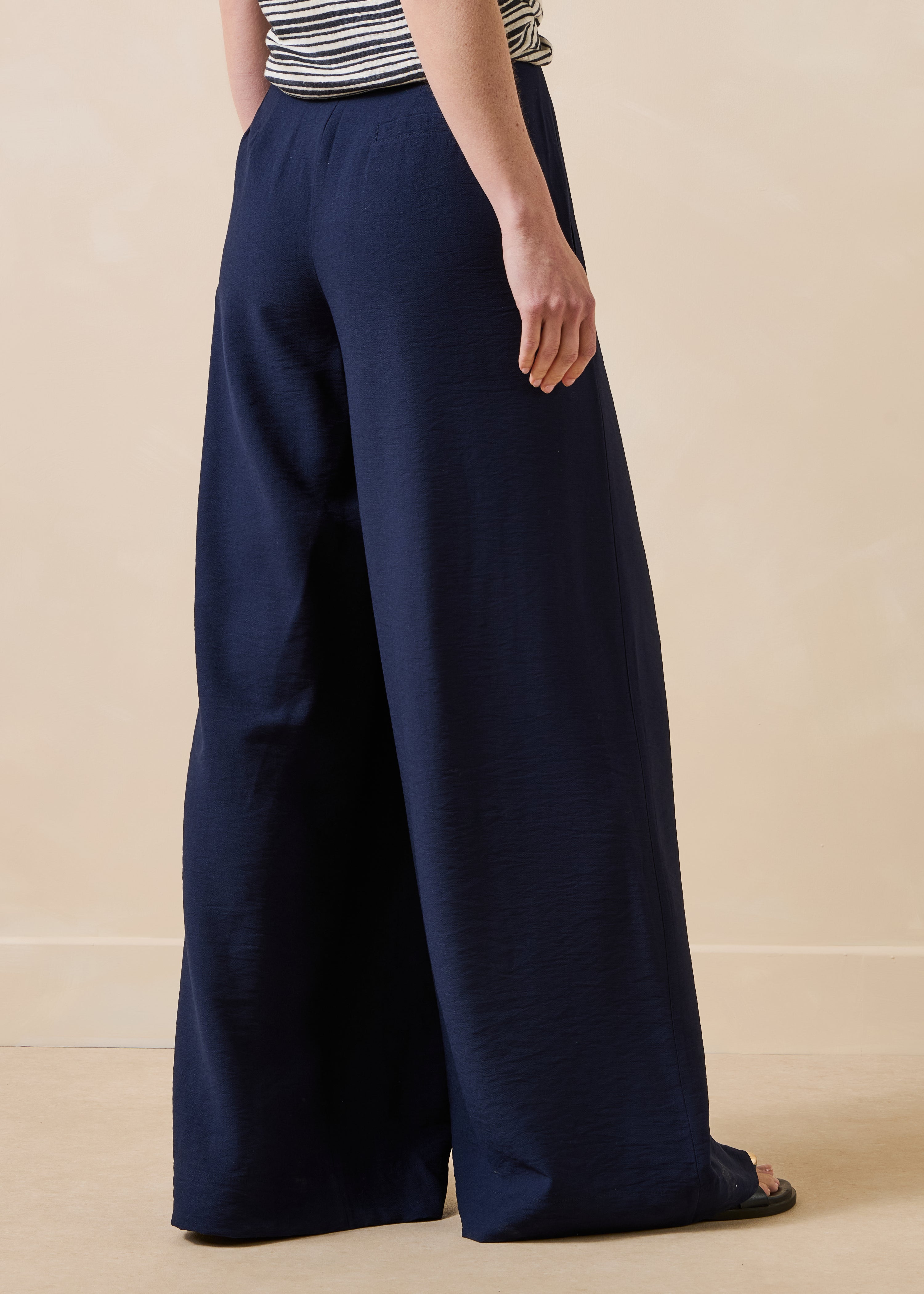 la-f-e-marabout-e-veroni-hose-marine-viskose-weites-bein image 3