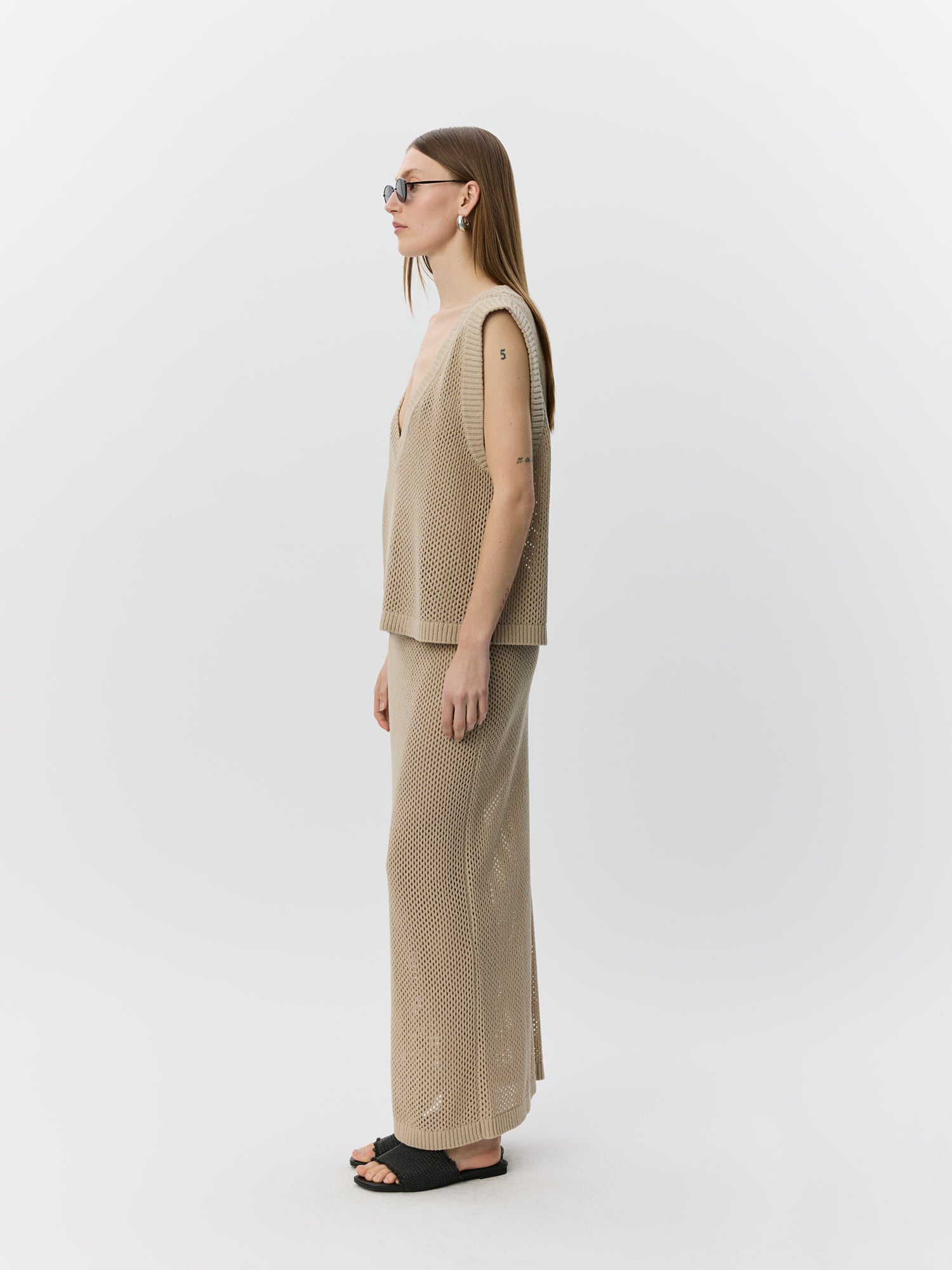 sofie-schnoor-women-aellesw-strickweste-grau-oversized image 3