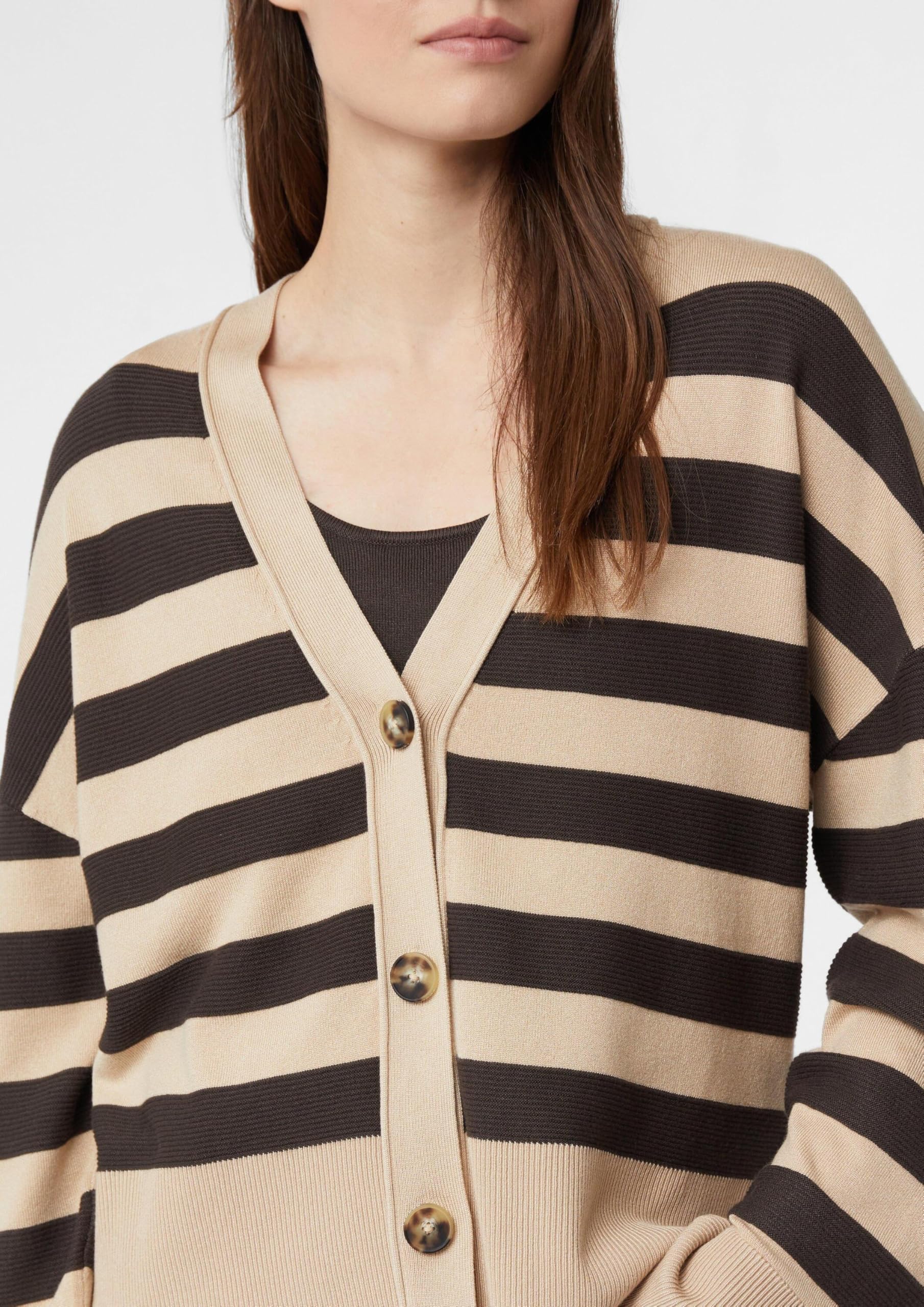 comma-gestreifter-cardigan-strickjacke-creme-boxy-style image 3
