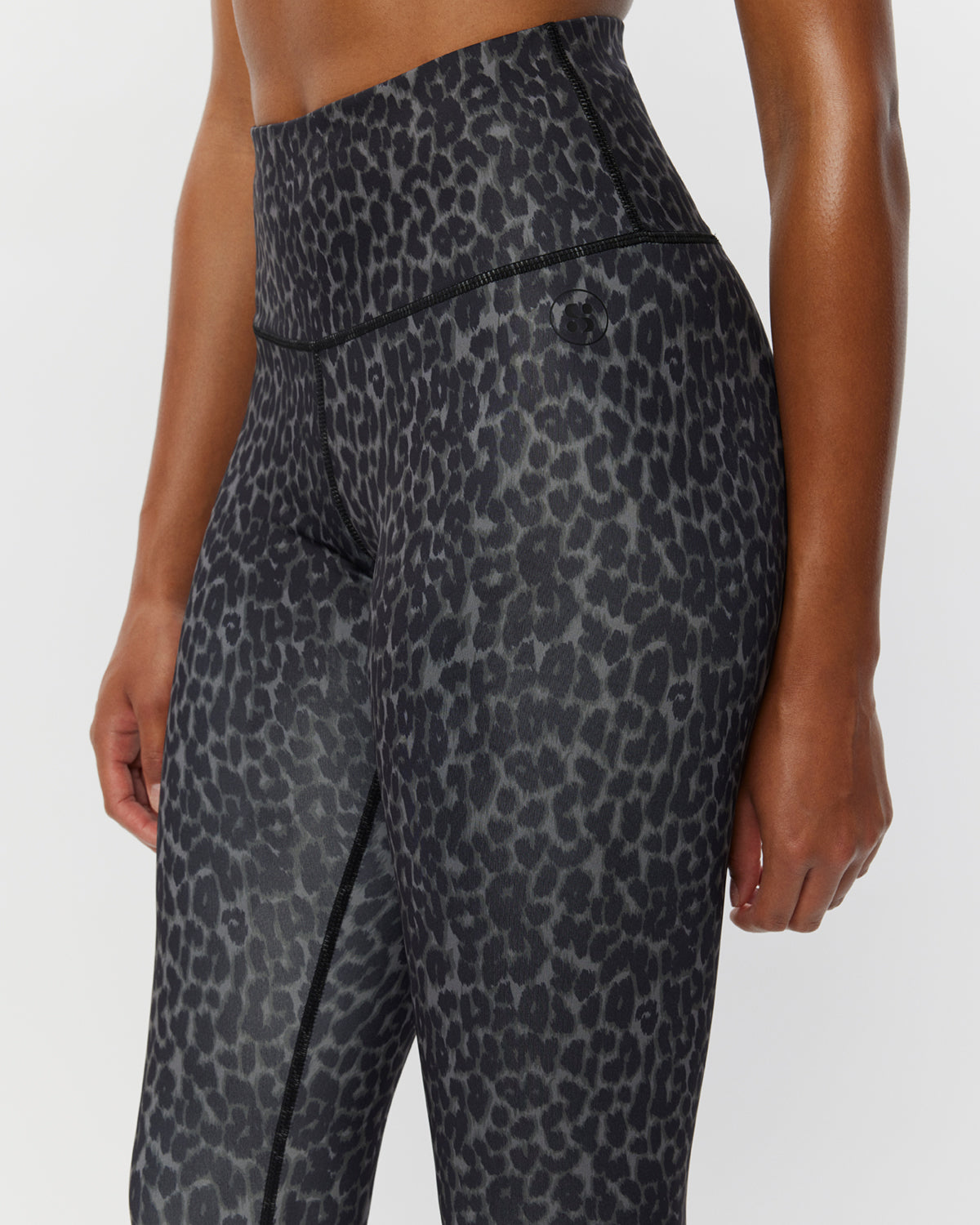 sofie-schnoor-sport-avalinaspo-leggings-grey-leopard-l-schnelltrocknend image 5