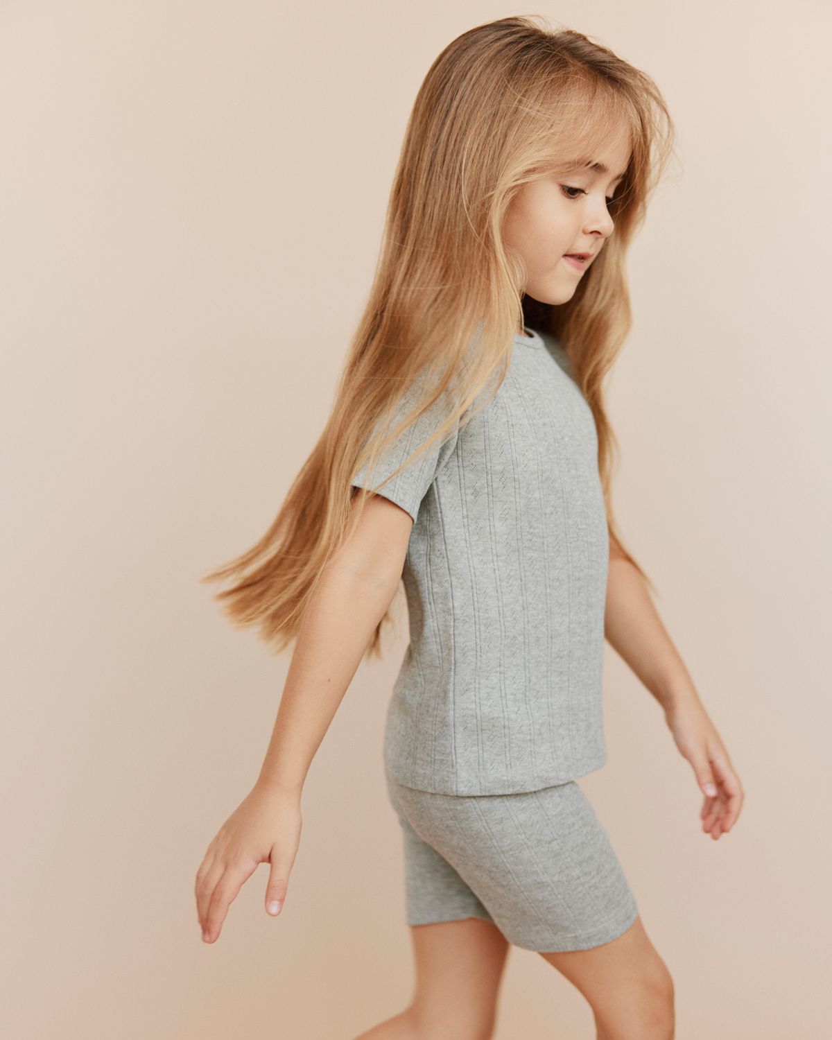 sofie-schnoor-kids-pipersk-t-shirt-grau-bio-baumwolle image 2