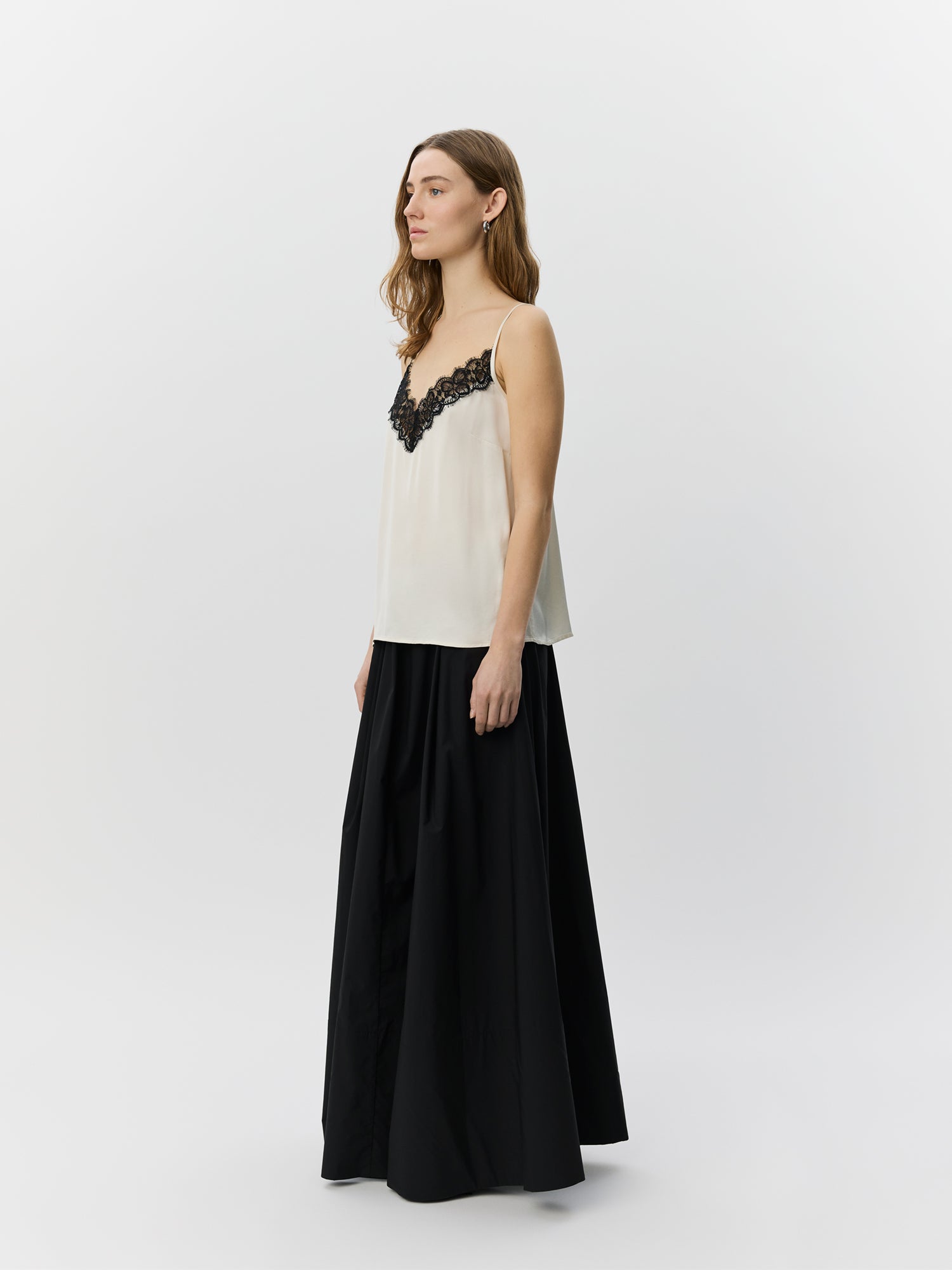 sofie-schnoor-women-aggiesw-satintop-creme-spitze image 3