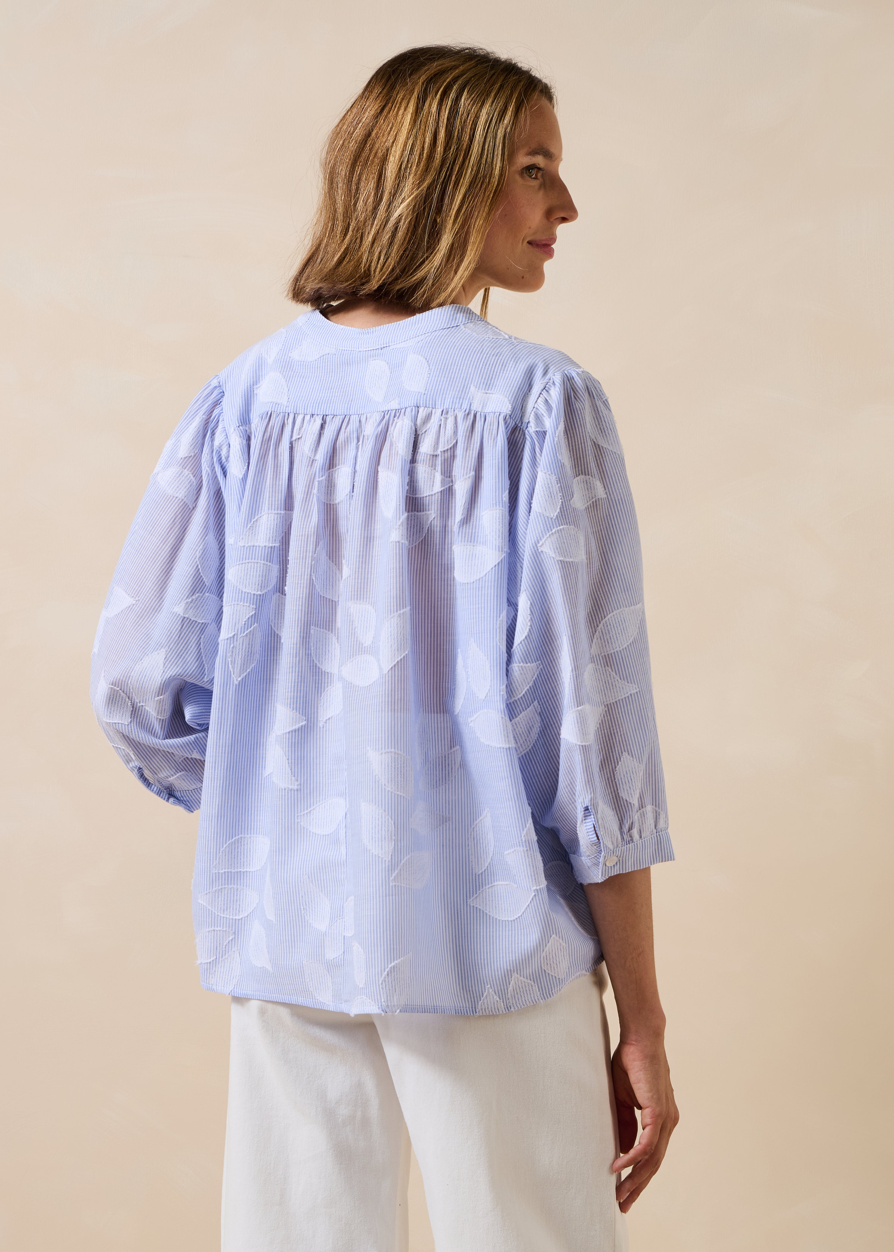 la-f-e-marabout-e-douwina-bluse-hellblau-baumwolle image 3