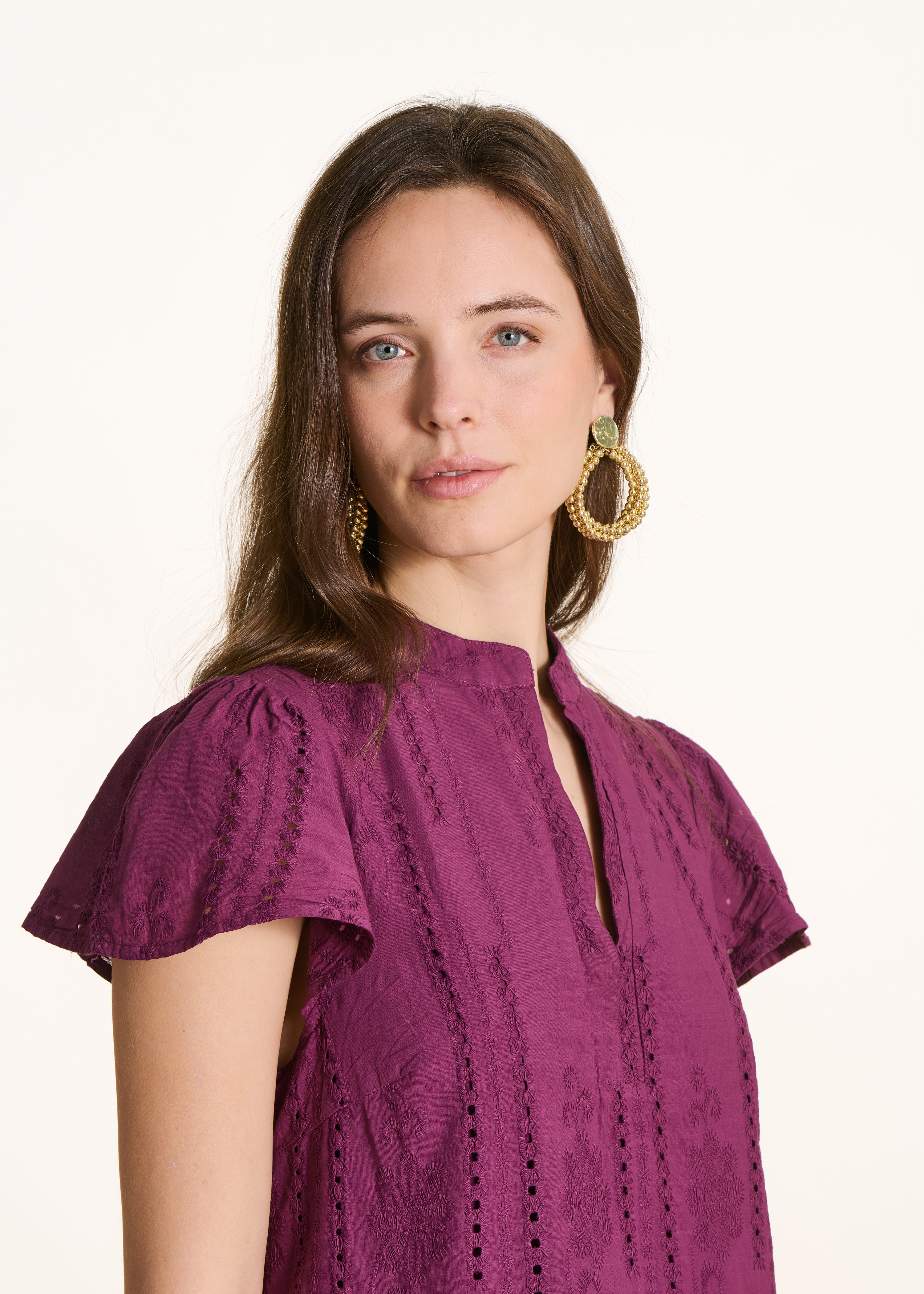 la-f-e-marabout-e-frame-kurzes-kleid-broderie-lila image 4
