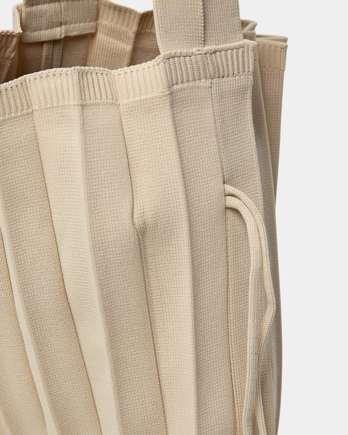 sofie-schnoor-orianasy-tote-bag-off-white-netz-33x36 image 3