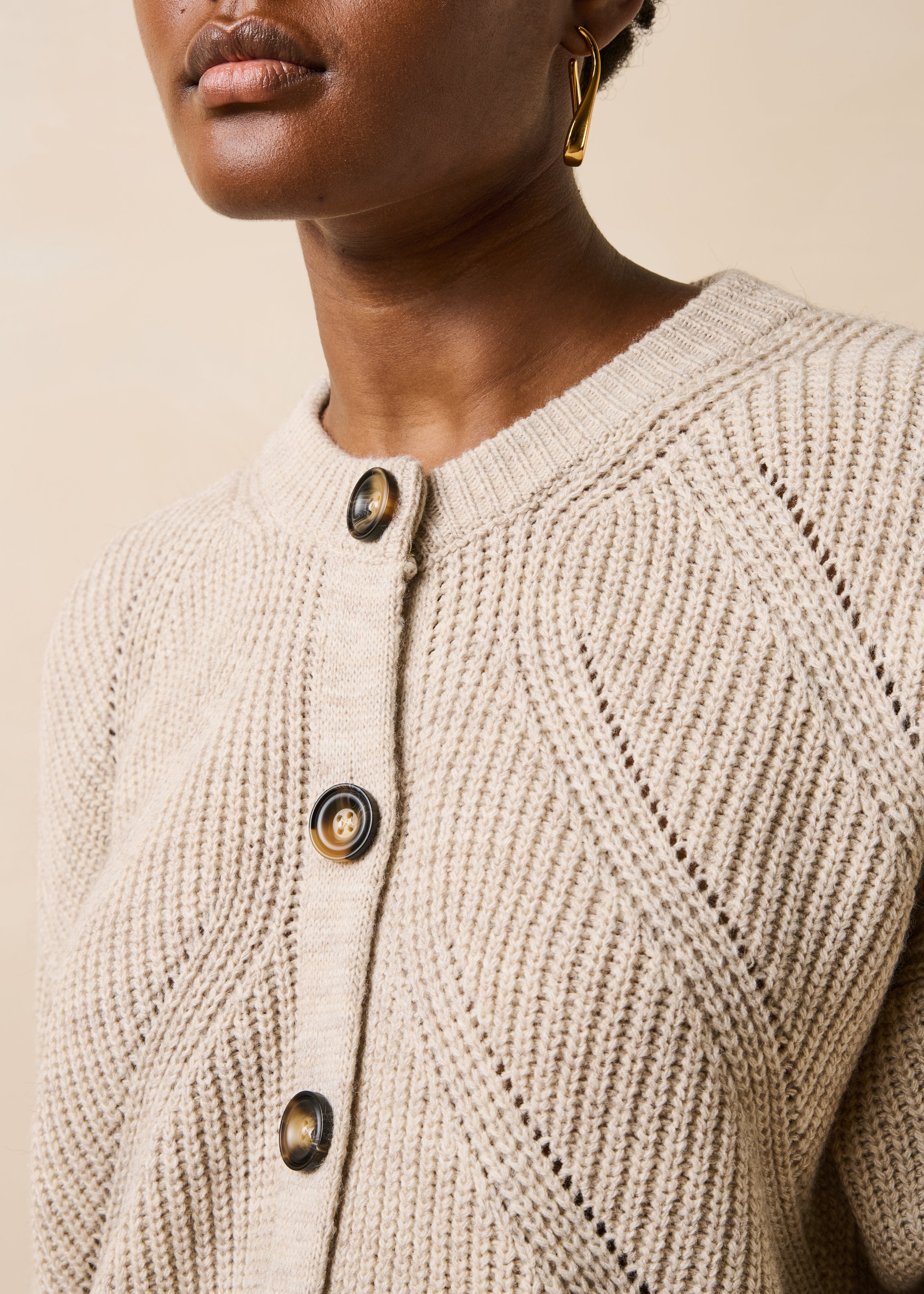 la-f-e-marabout-e-pulls-gilet-glowar-strickjacke-beige-rippstrick image 5