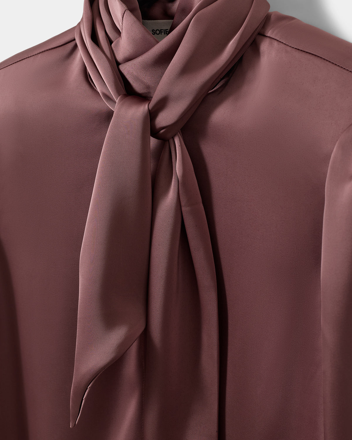 sofie-schnoor-women-carinasw-satin-bluse-dusty-plum image 7