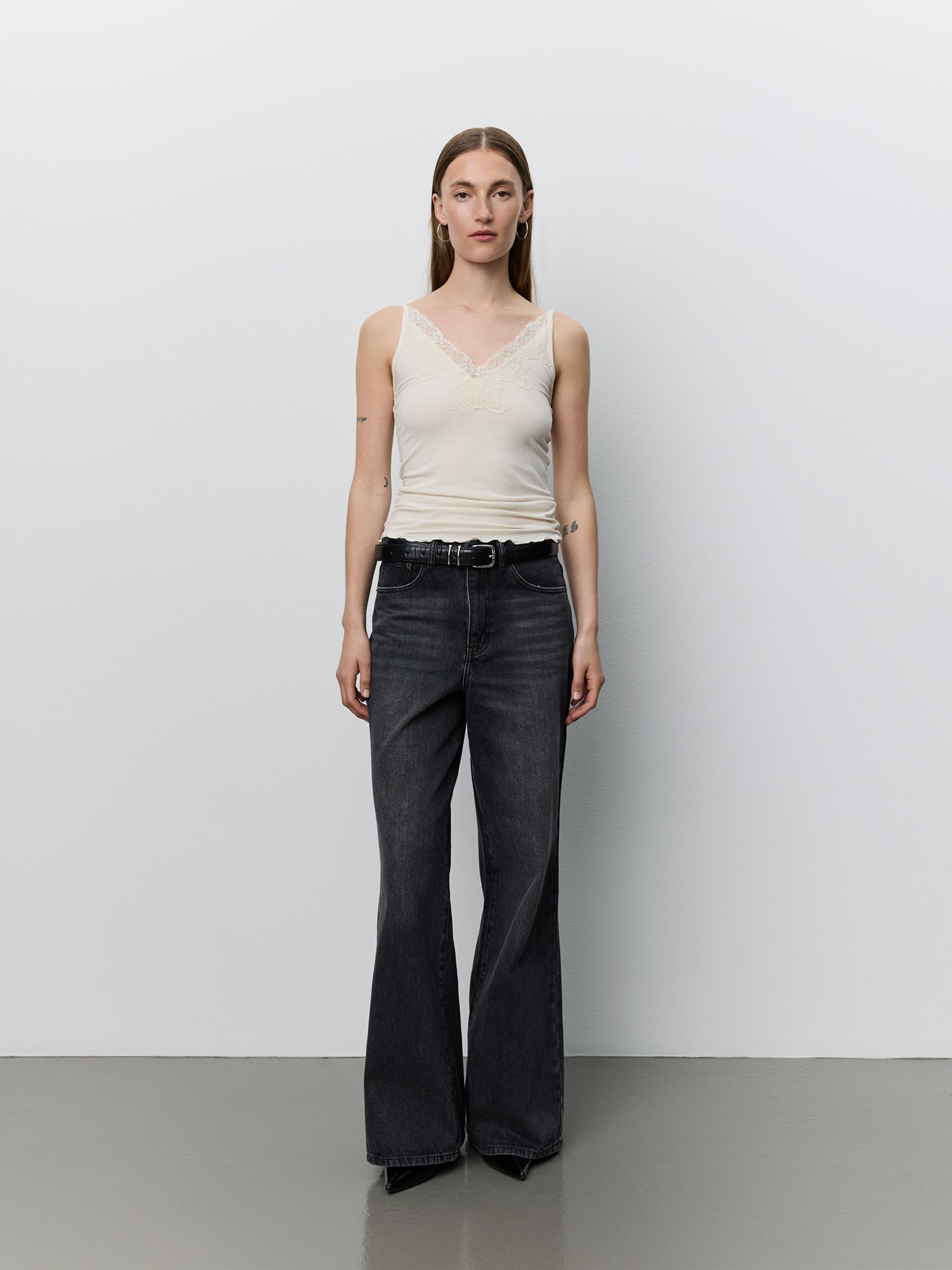 sofie-schnoor-women-danillasw-top-off-white-spitze image 2