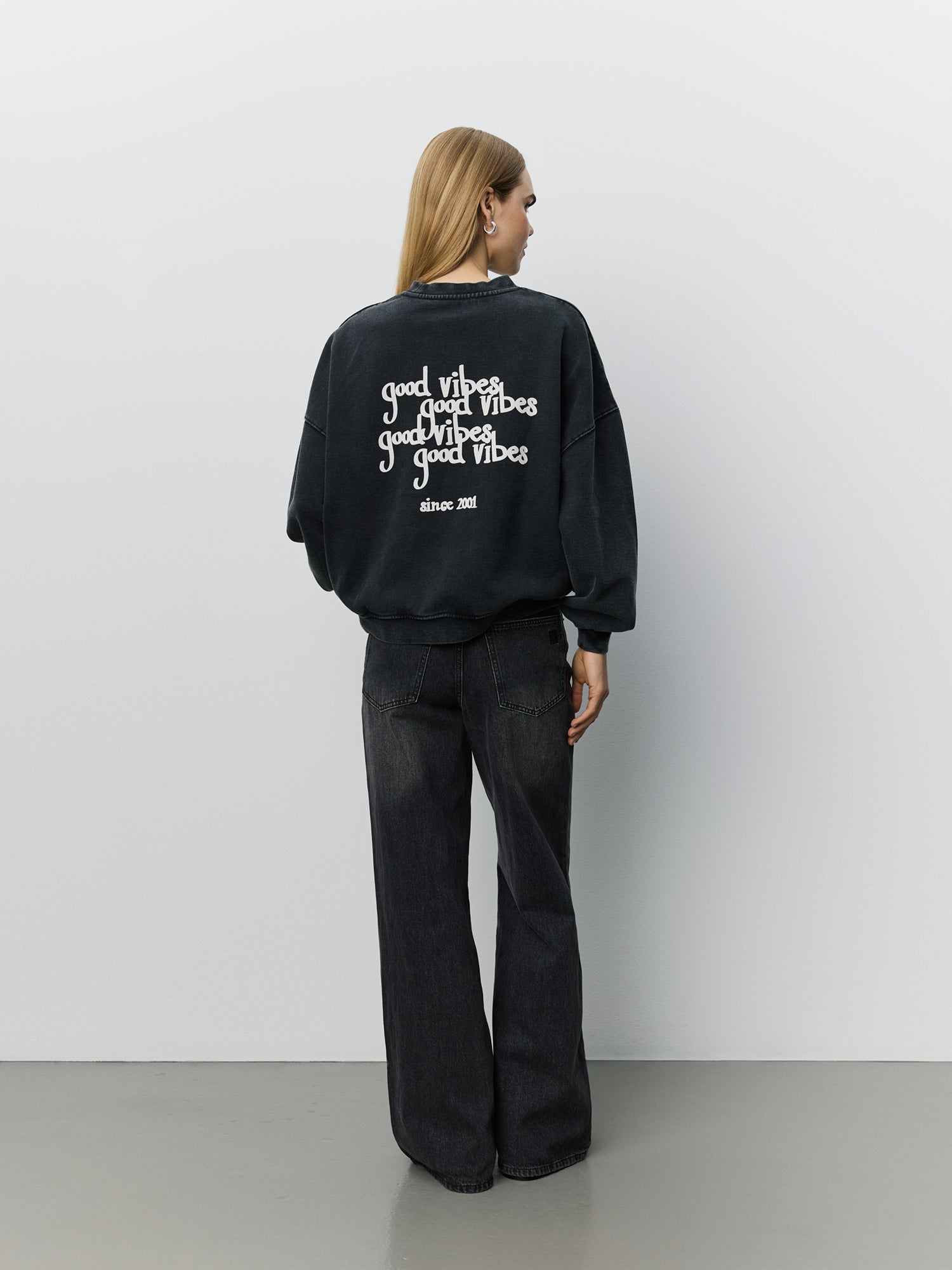 sofie-schnoor-women-parossw-s263311-sweatshirt-washed-black image 4