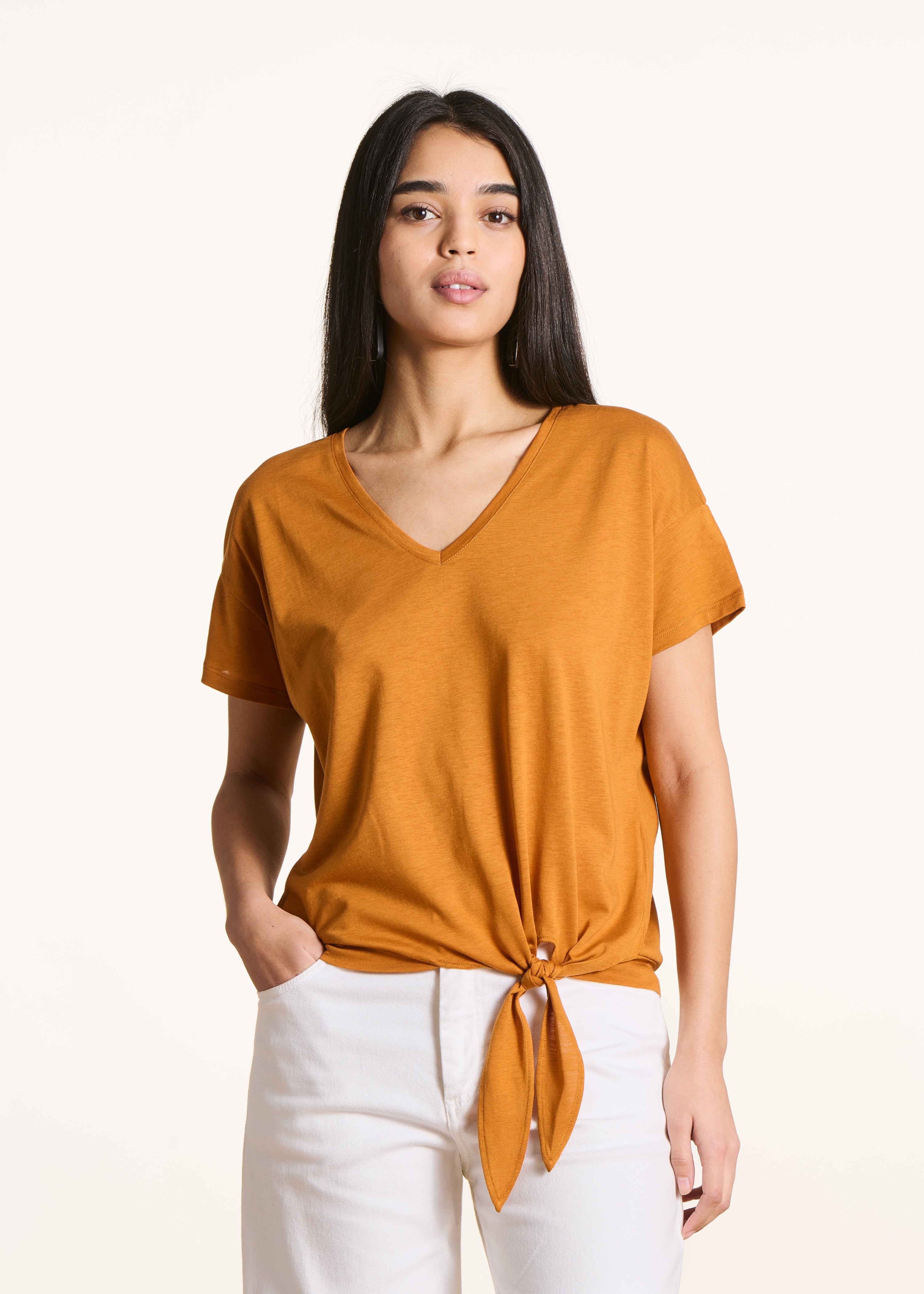 la-f-e-marabout-e-t-shirt-ocker-lyocell-damen-v-ausschnitt image 1