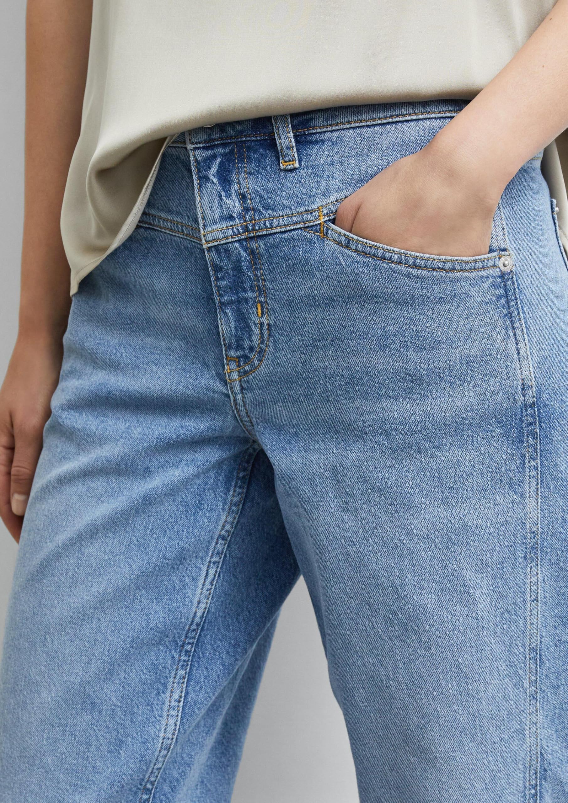 comma-jeans-barrel-leg-mid-rise-gr-34-crop image 3
