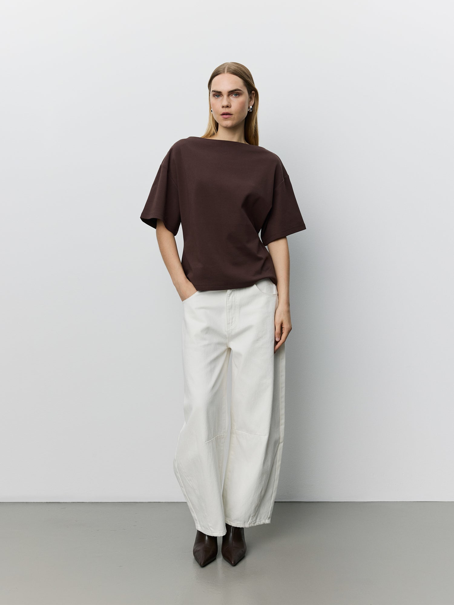 sofie-schnoor-women-teasw-t-shirt-dunkelbraun-s-u-boot image 2