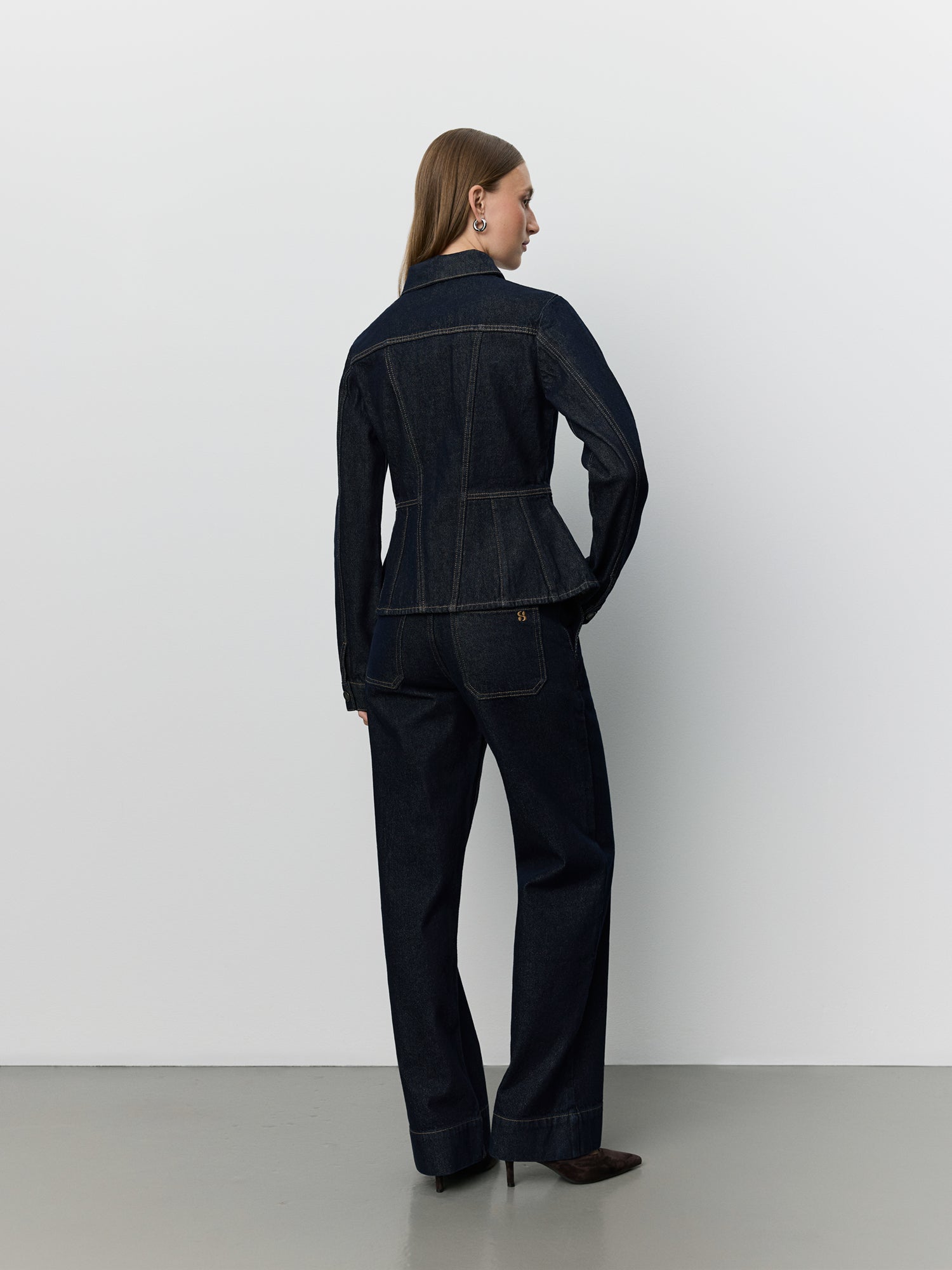 sofie-schnoor-women-savakisw-jeansjacke-dunkelblau-cropped image 4