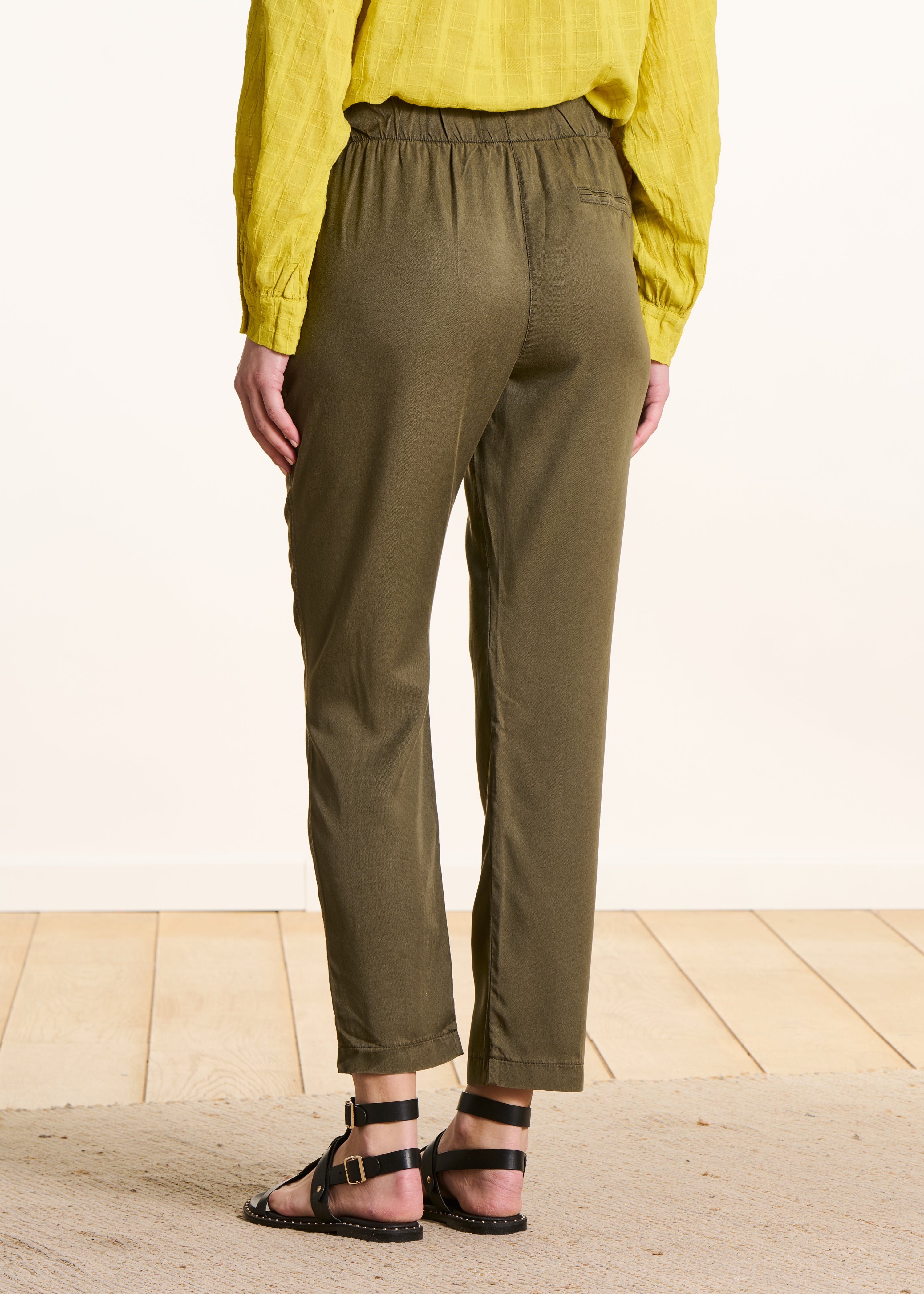 la-f-e-marabout-e-damila-hose-khaki-lyocell image 3