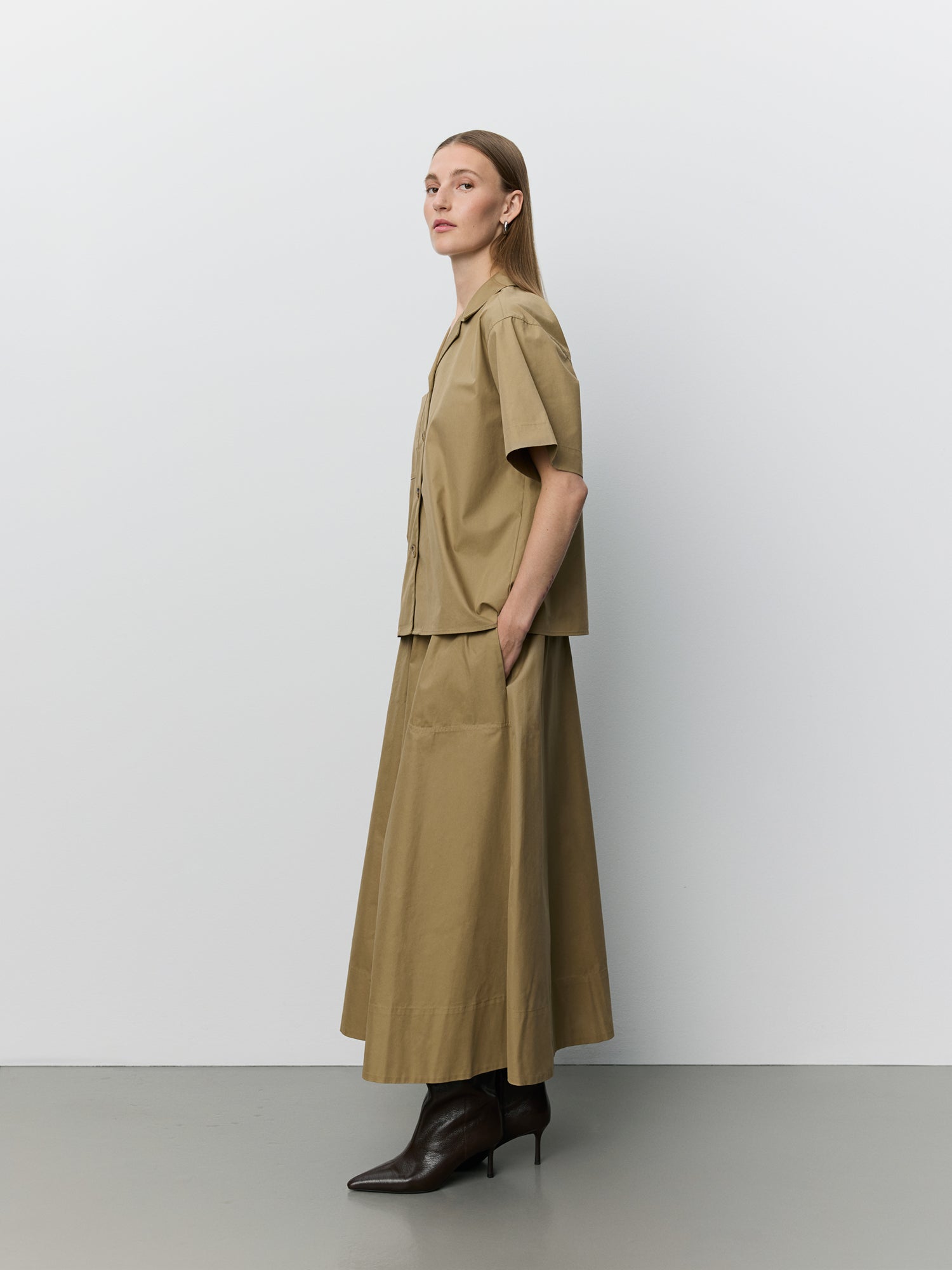 sofie-schnoor-women-mavirasw-hemd-braun-kurzarm image 3