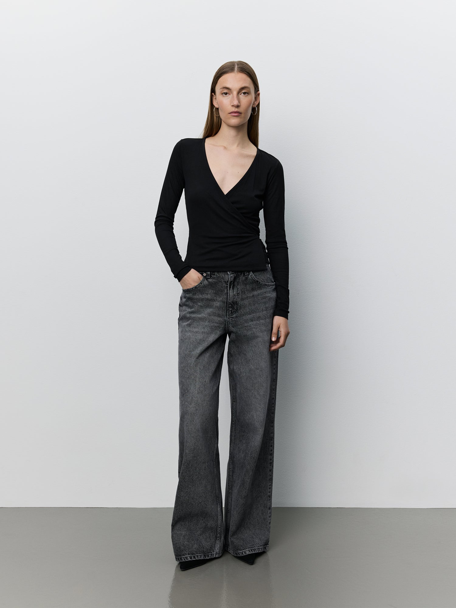 sofie-schnoor-women-joodysw-bluse-schwarz-viskose image 2