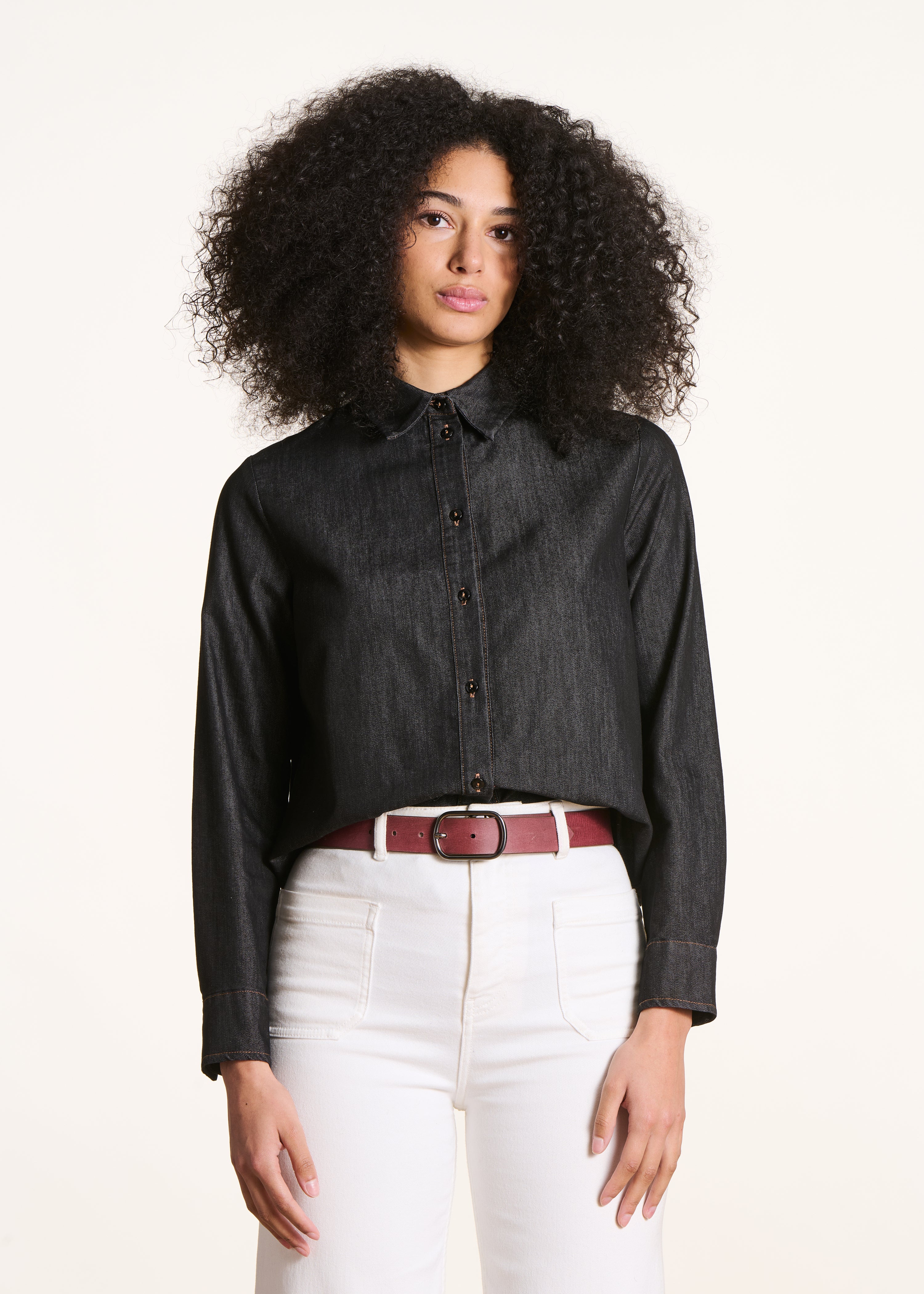 la-f-e-marabout-e-epnos-schwarze-jeans-bluse-langarm image 1