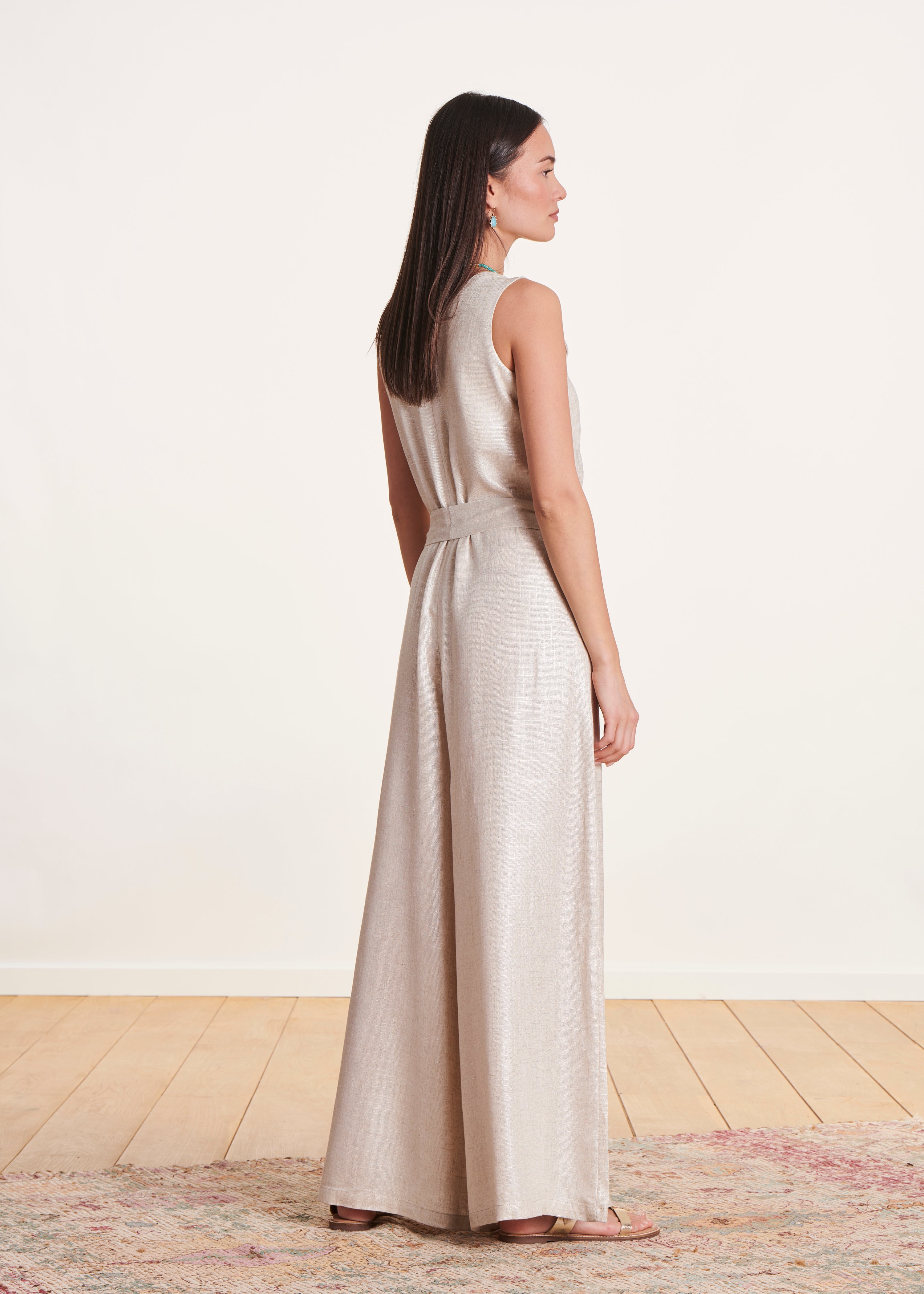 la-f-e-marabout-e-jumpsuit-beige-leinen-rmellos-v-ausschnitt image 2