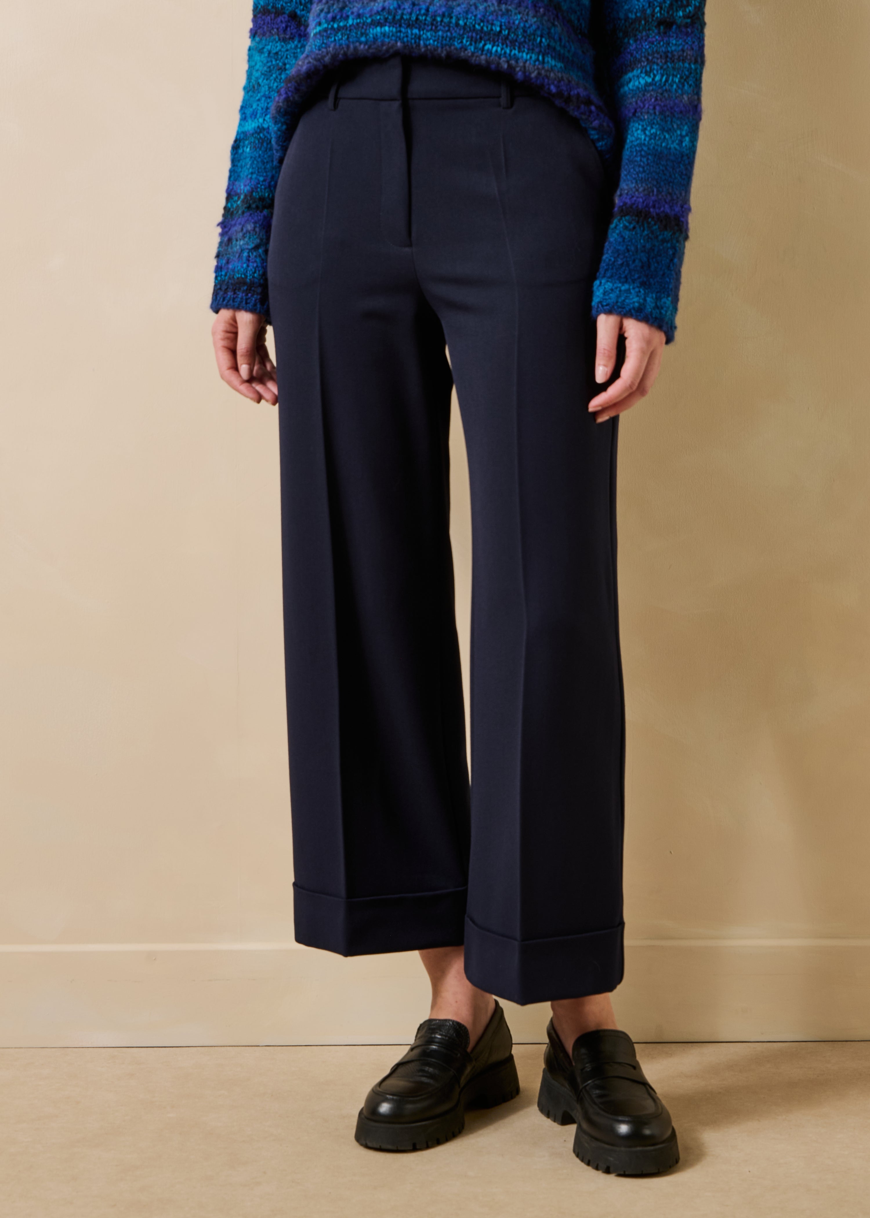 la-f-e-marabout-e-enik-hose-damen-navy-cropped image 2