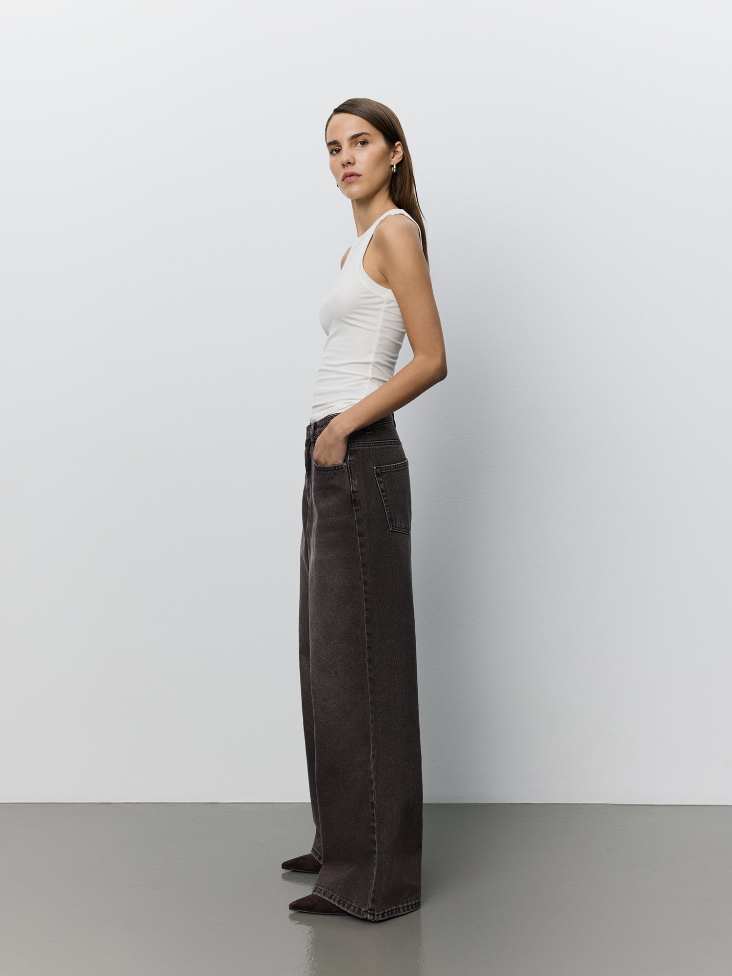 sofie-schnoor-women-venicesw-mid-waist-jeans-dark-plum image 3